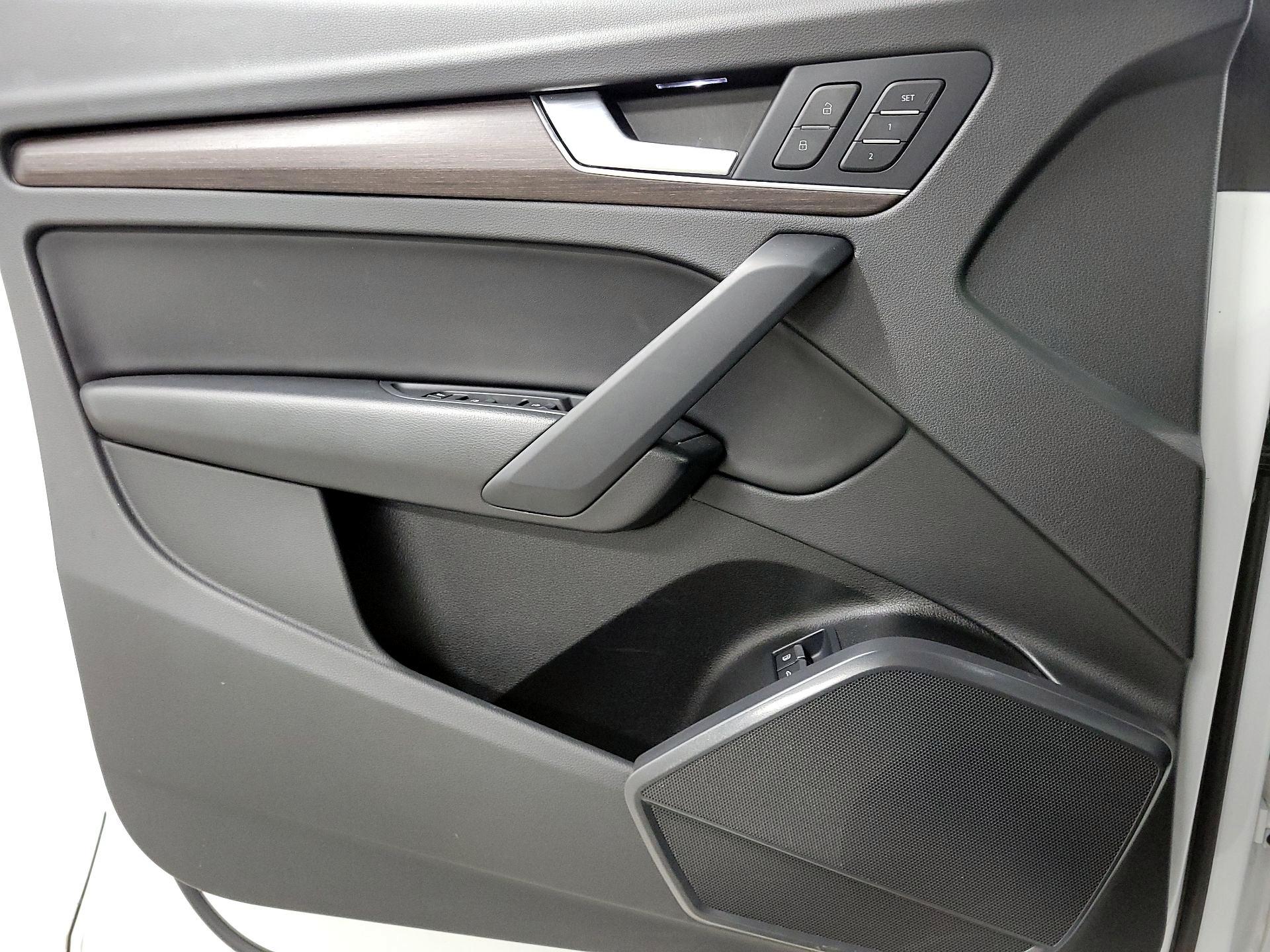 Thumbnail: 2022 Audi Q5 - 12