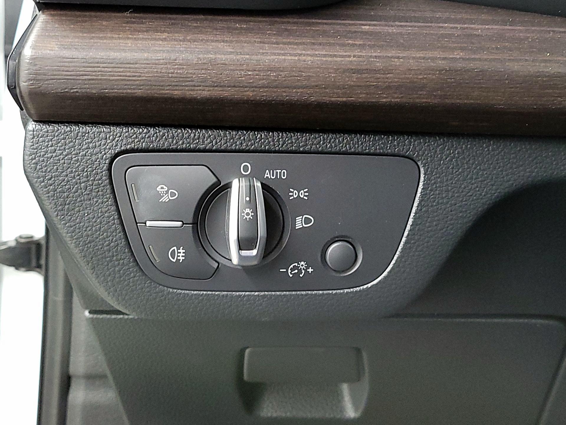 Thumbnail: 2022 Audi Q5 - 13