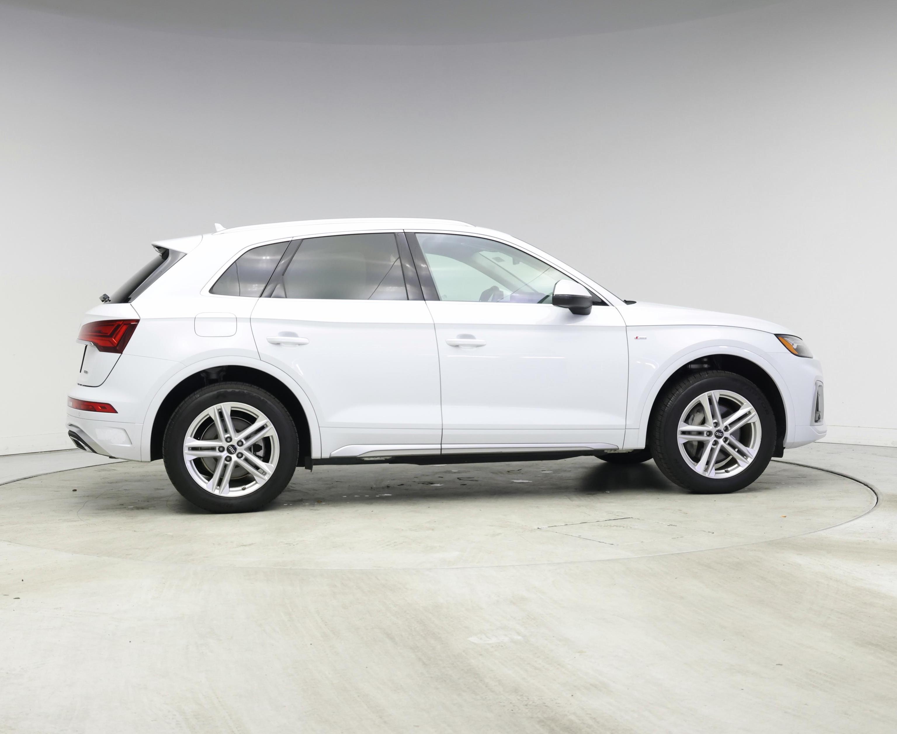 Thumbnail: 2022 Audi Q5 - 7
