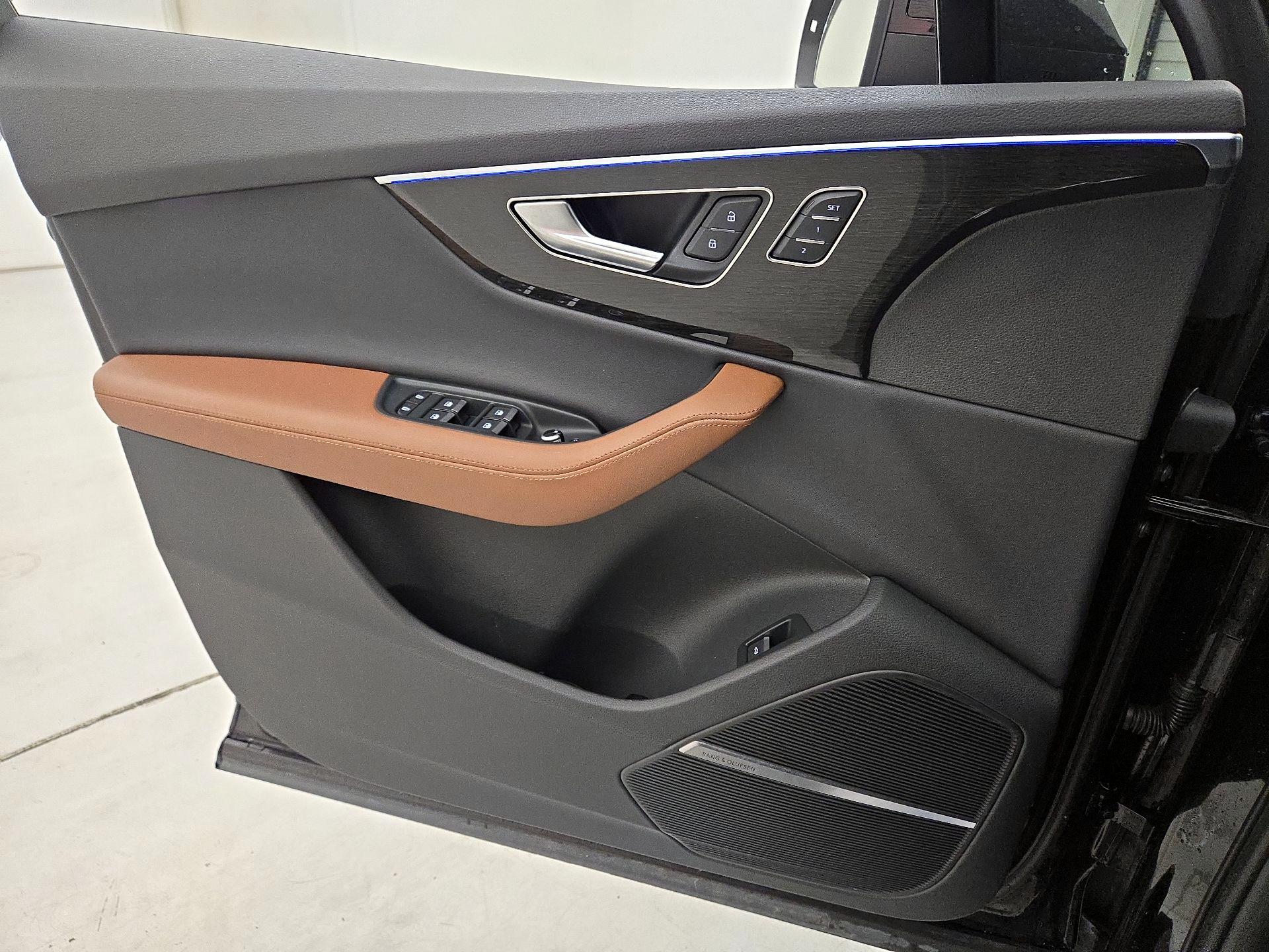 Thumbnail: 2023 Audi Q7 - 12