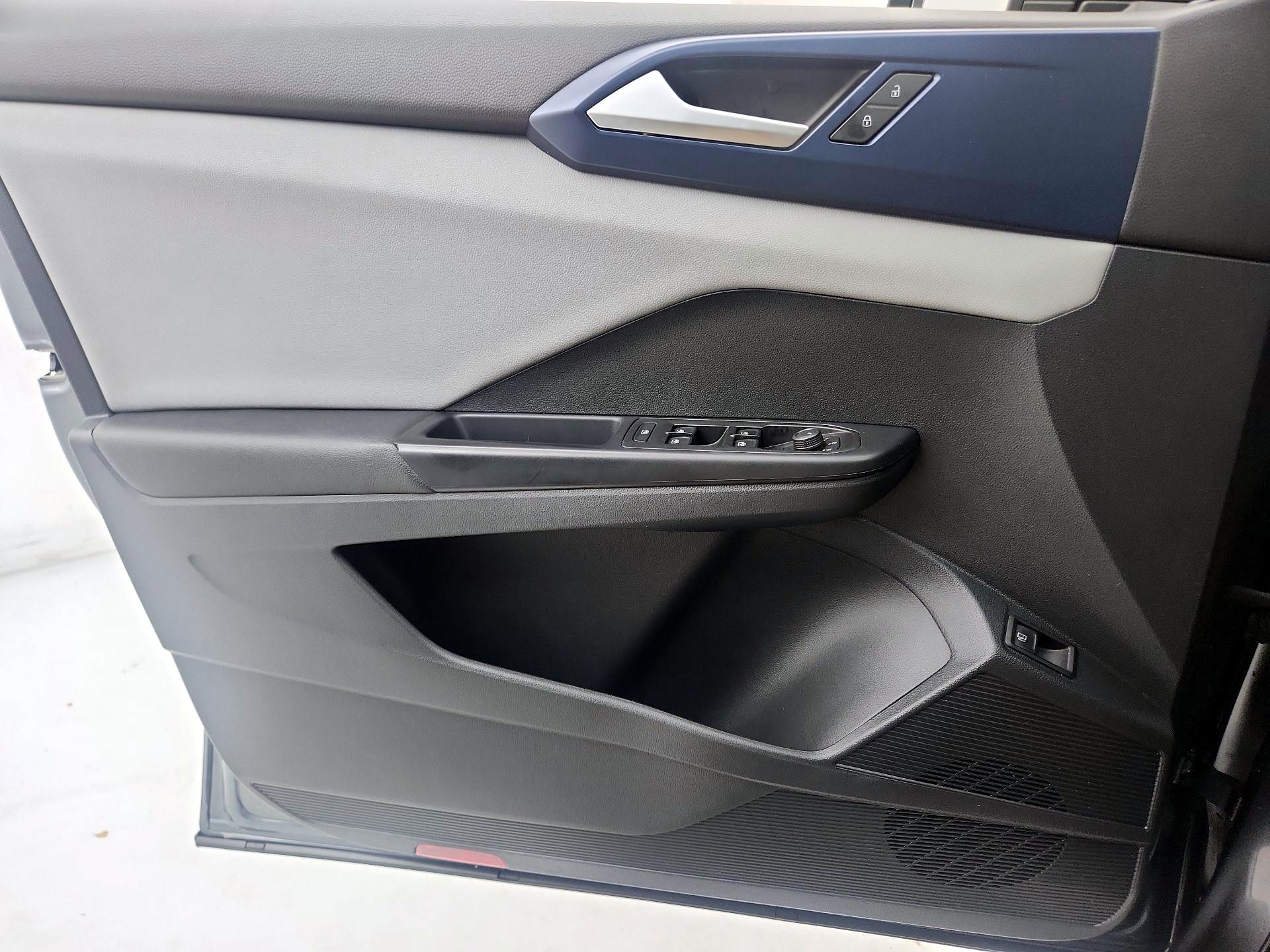 Thumbnail: 2023 Volkswagen Taos - 12