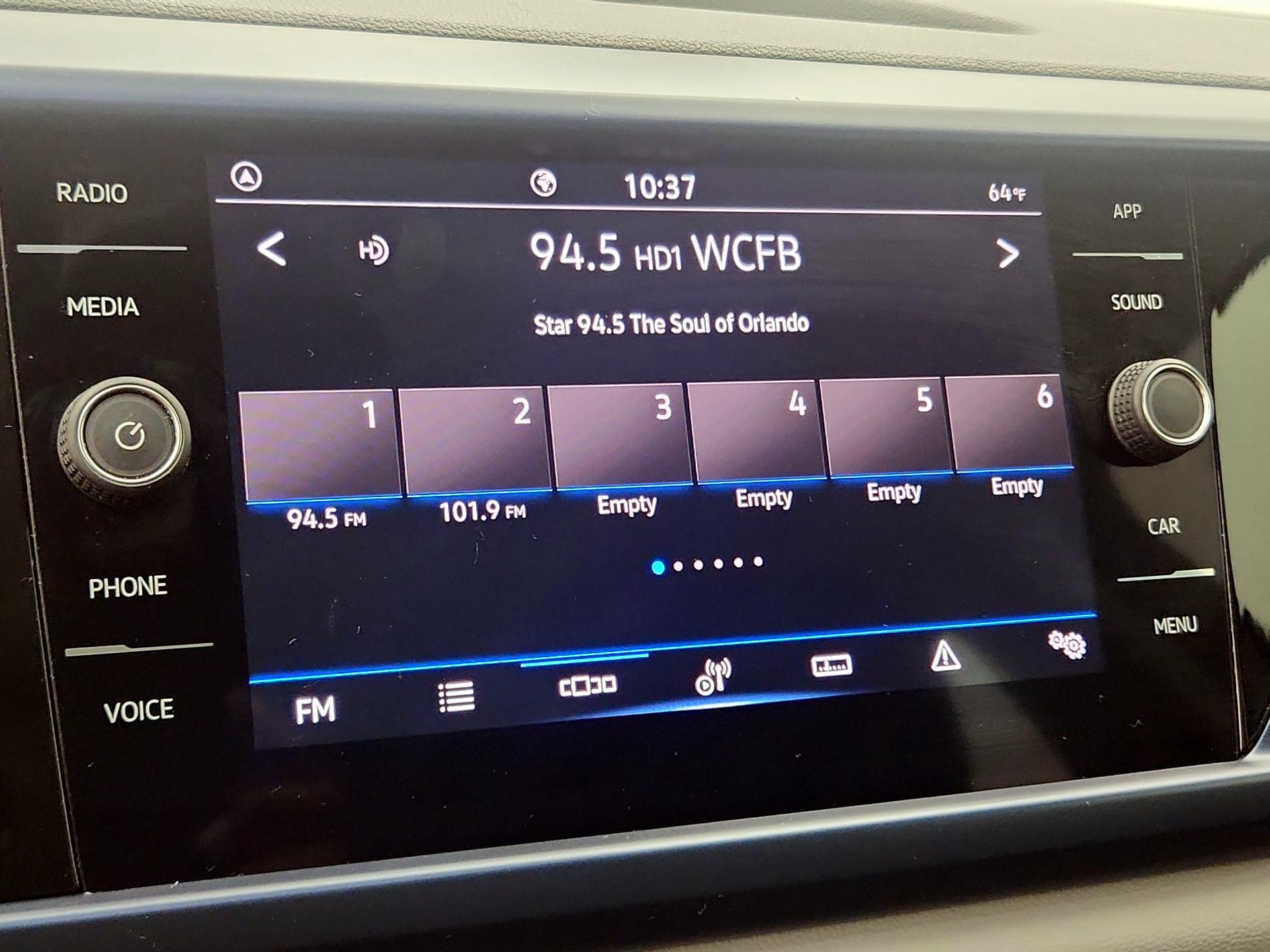 Thumbnail: 2023 Volkswagen Taos - 15