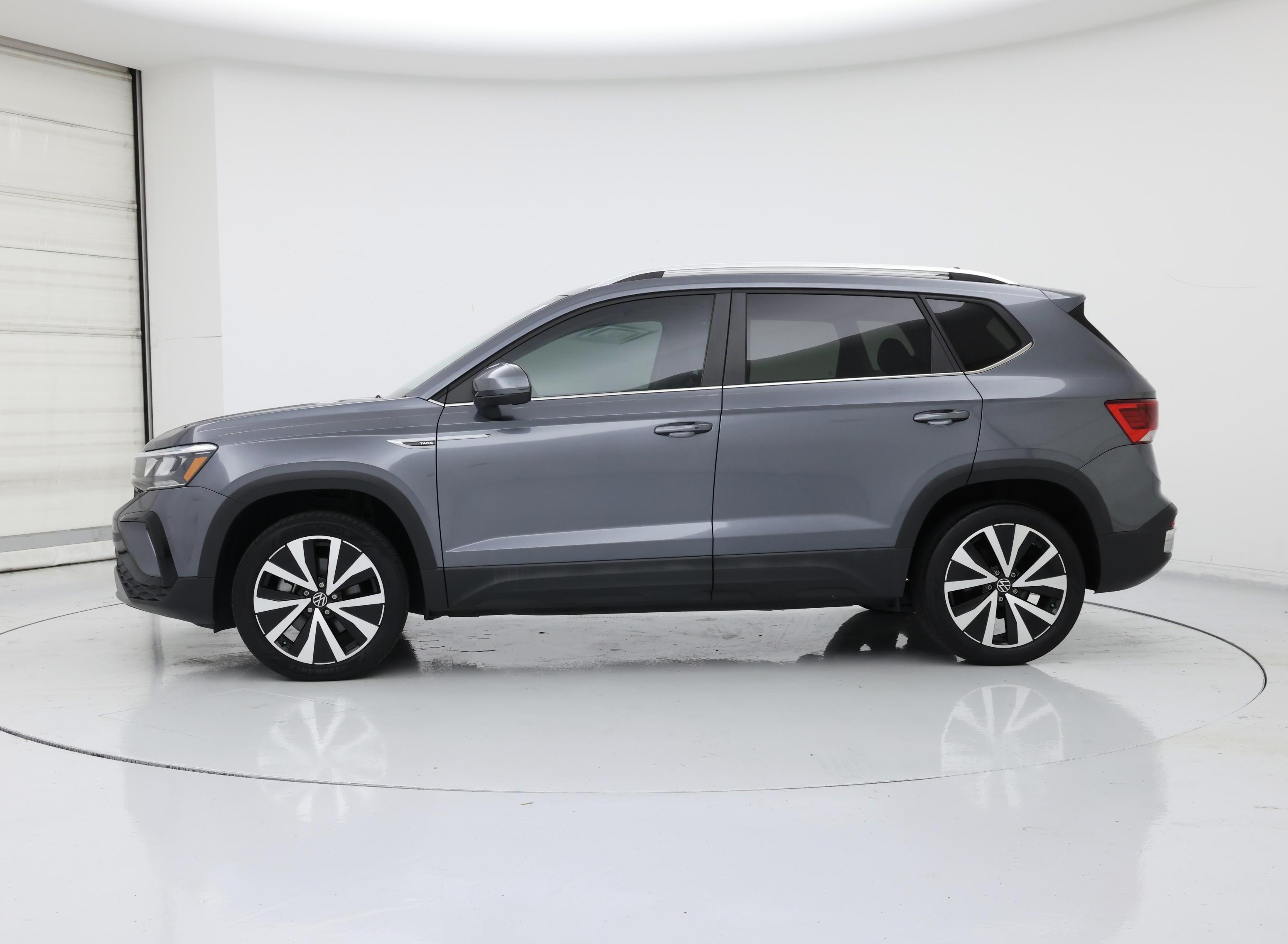 Thumbnail: 2023 Volkswagen Taos - 3