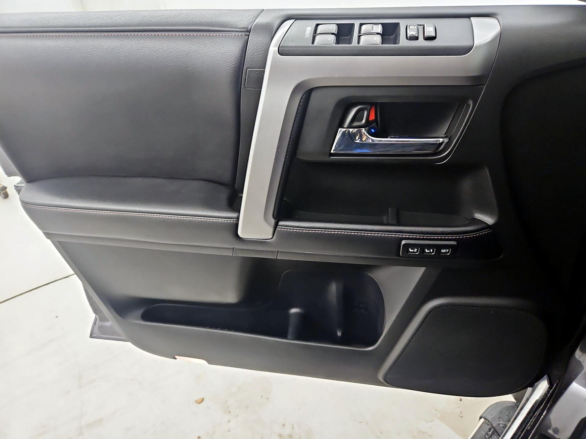 Thumbnail: 2018 Toyota 4Runner - 12