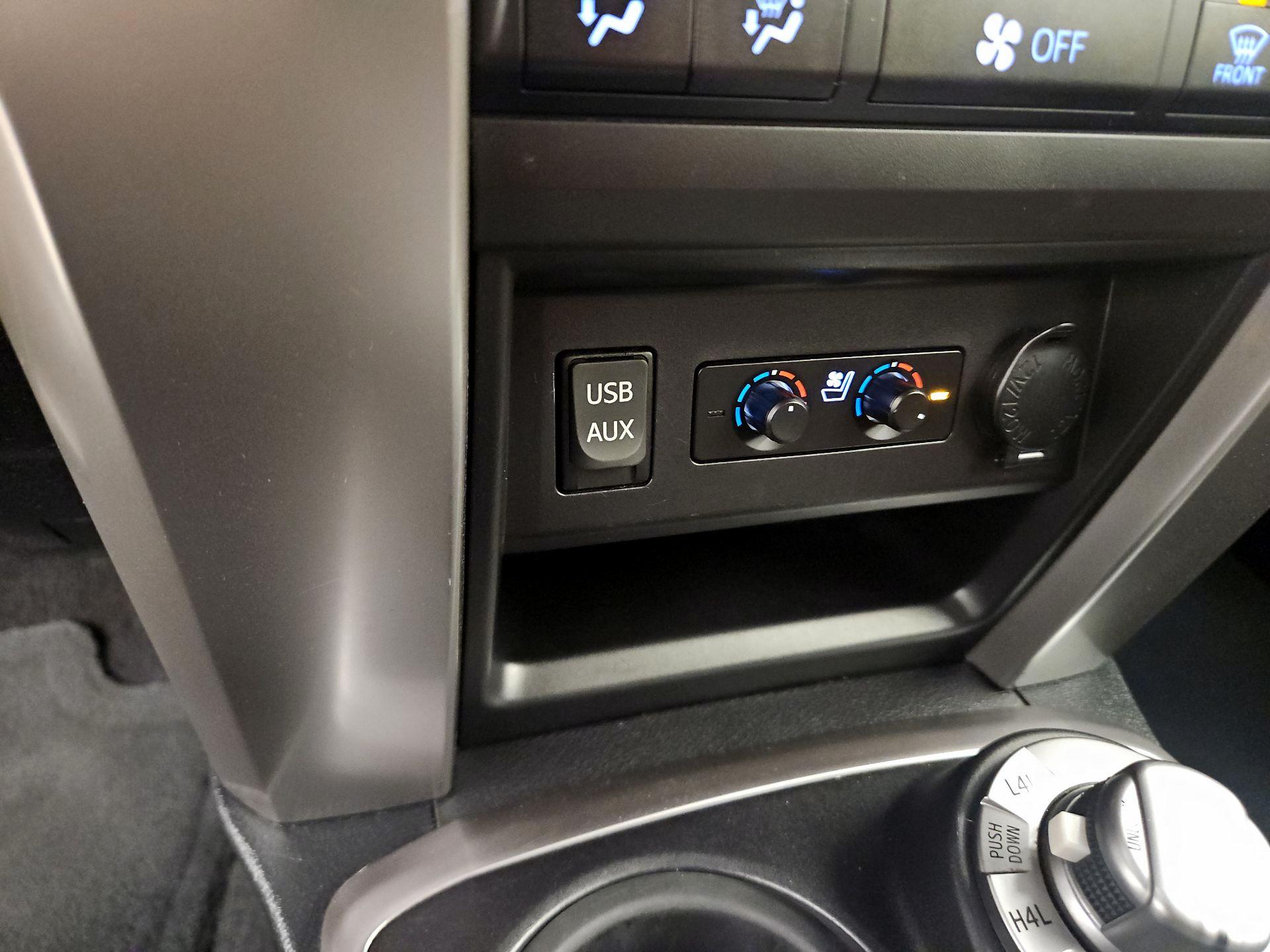 Thumbnail: 2018 Toyota 4Runner - 18