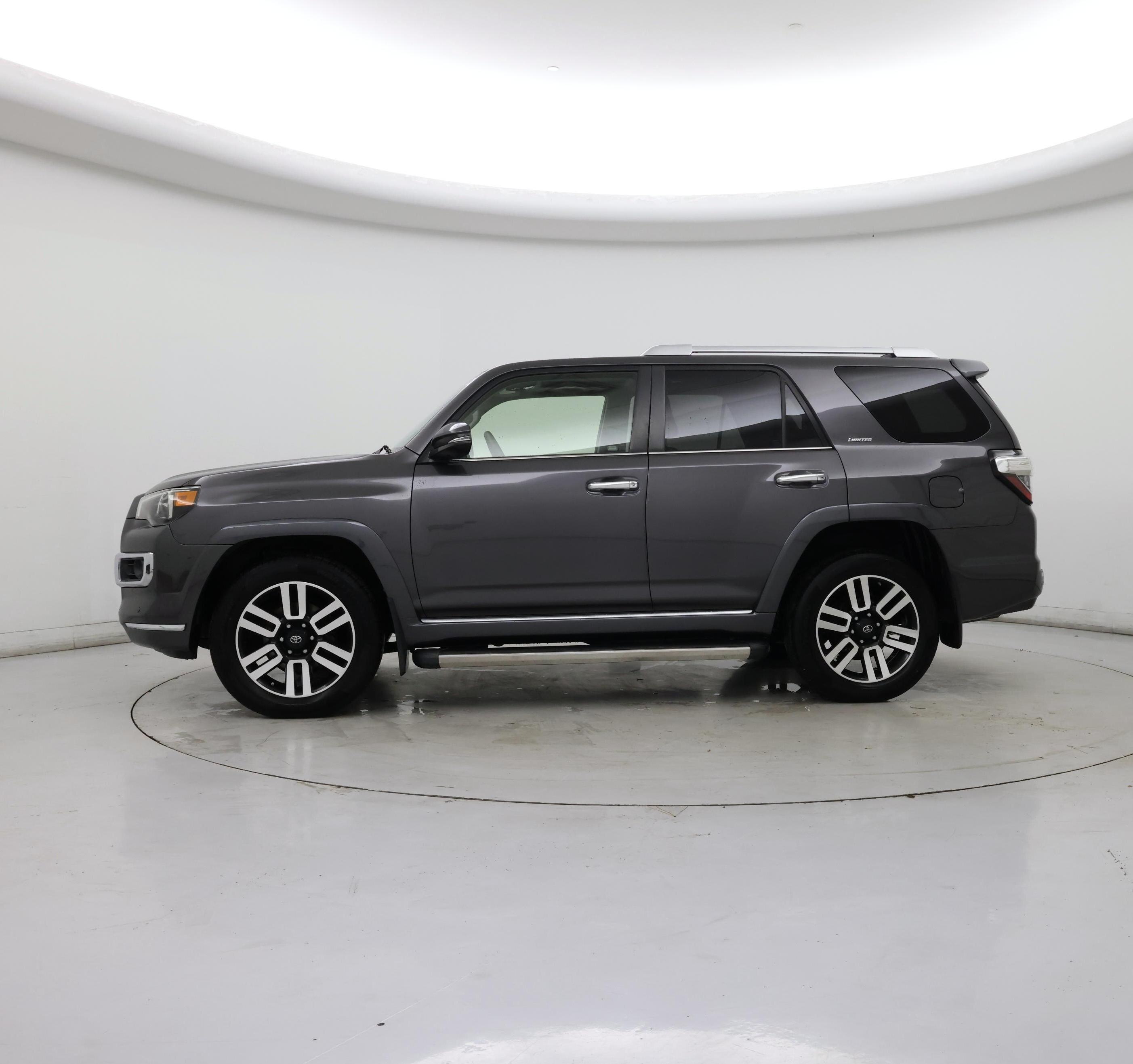 Thumbnail: 2018 Toyota 4Runner - 3