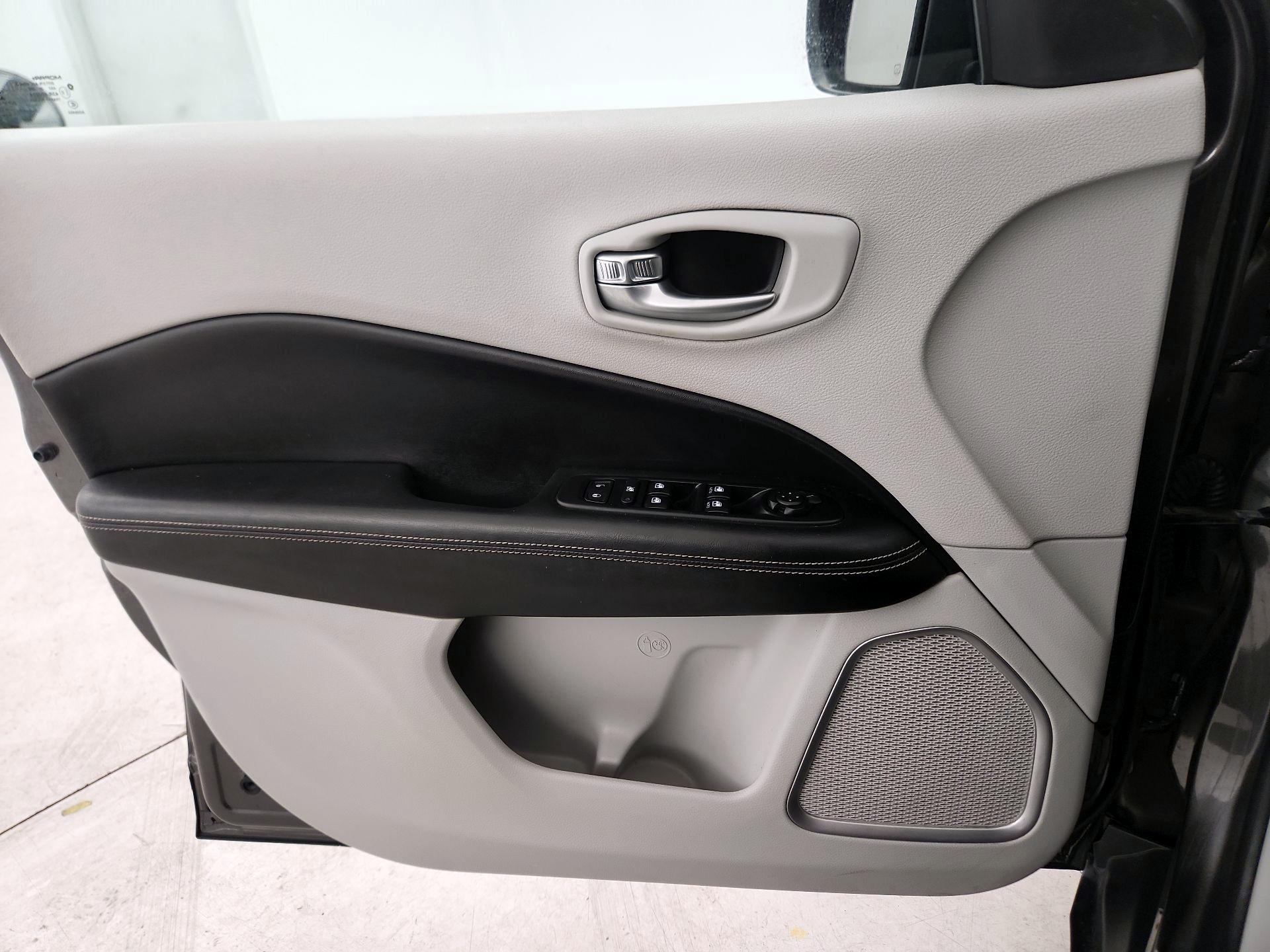 Thumbnail: 2021 Jeep Compass - 12