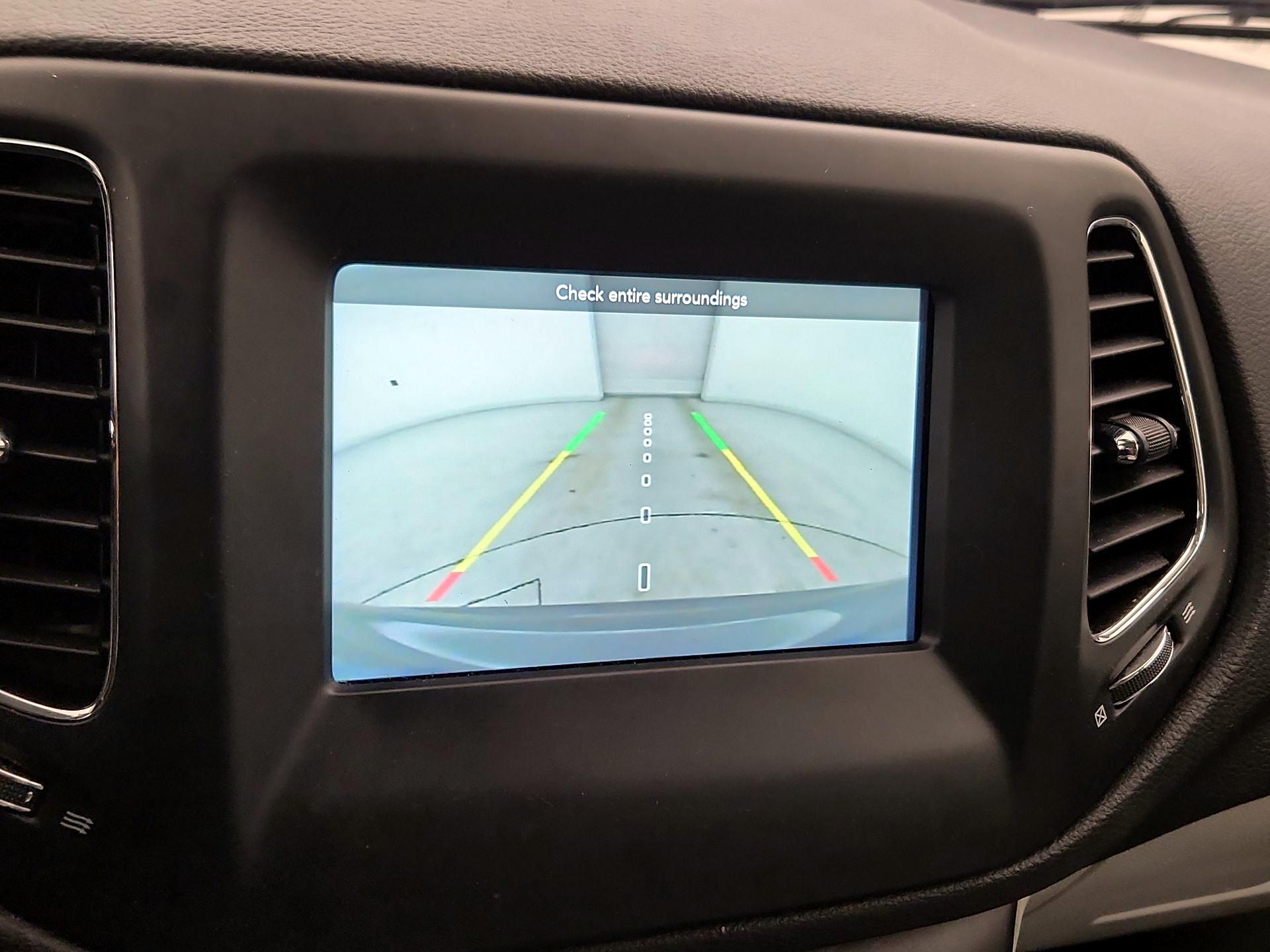 Thumbnail: 2021 Jeep Compass - 14