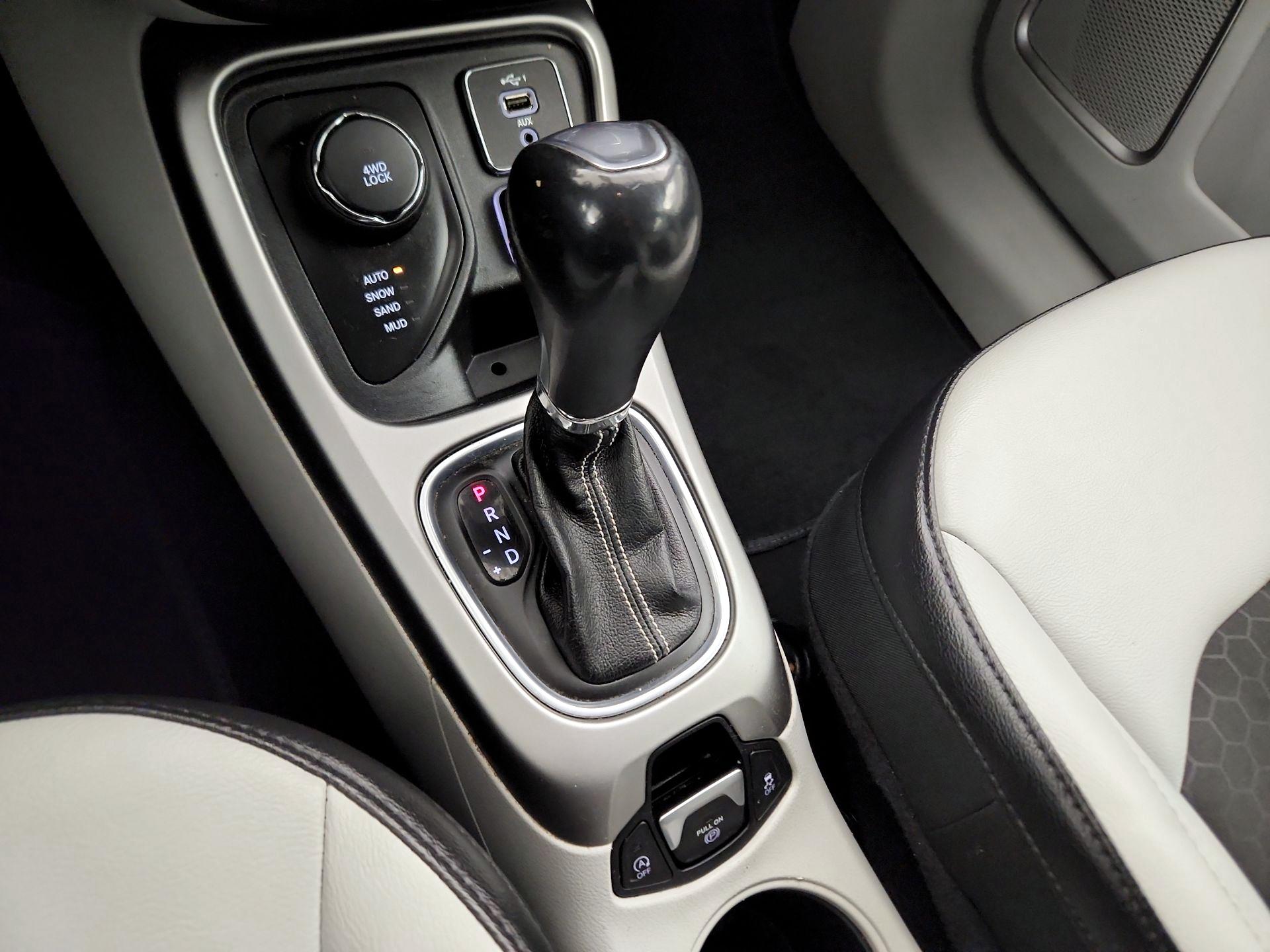 Thumbnail: 2021 Jeep Compass - 17