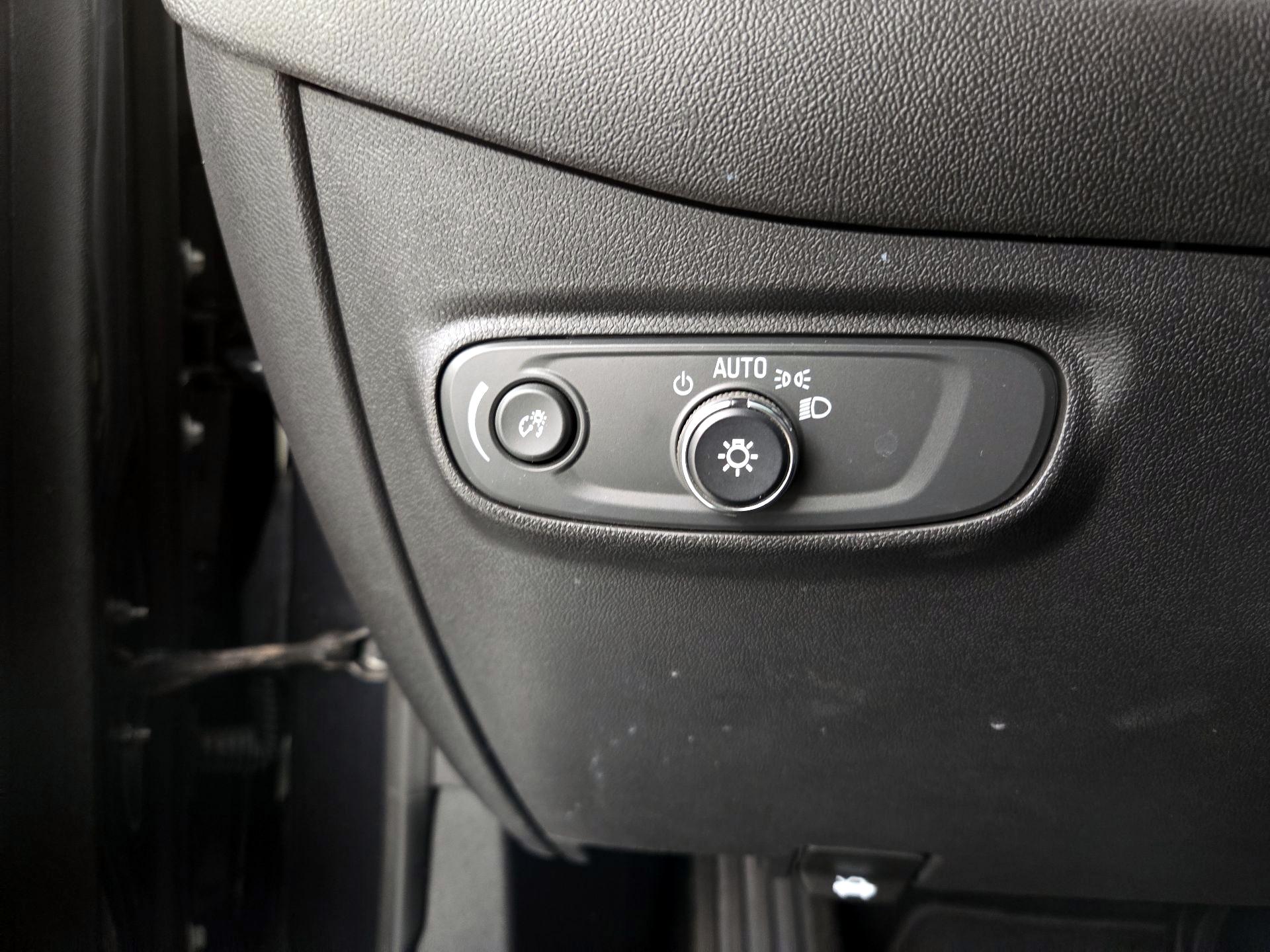 Thumbnail: 2022 Chevrolet Equinox - 13