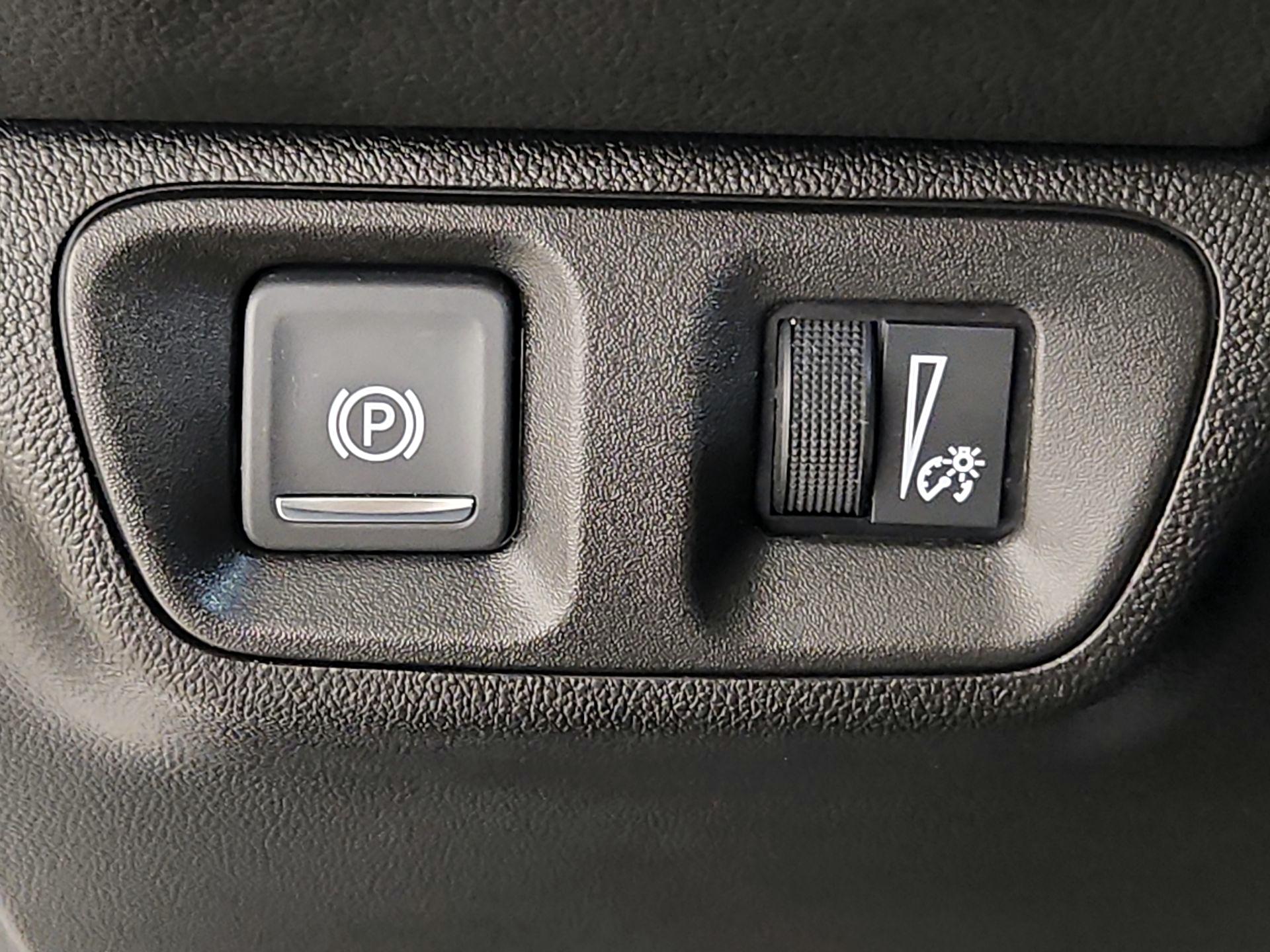 Thumbnail: 2023 GMC Acadia - 13