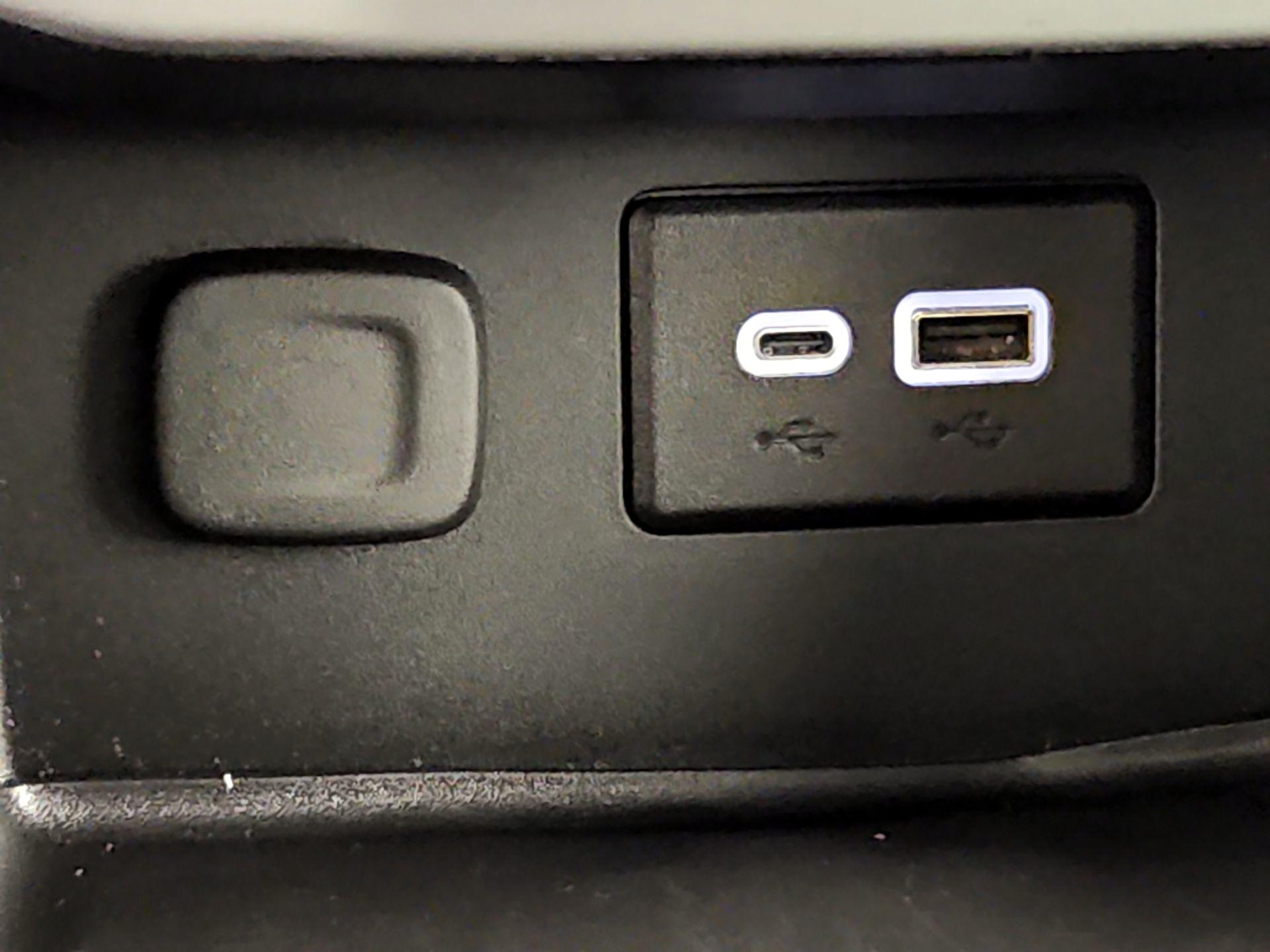 Thumbnail: 2023 GMC Acadia - 18