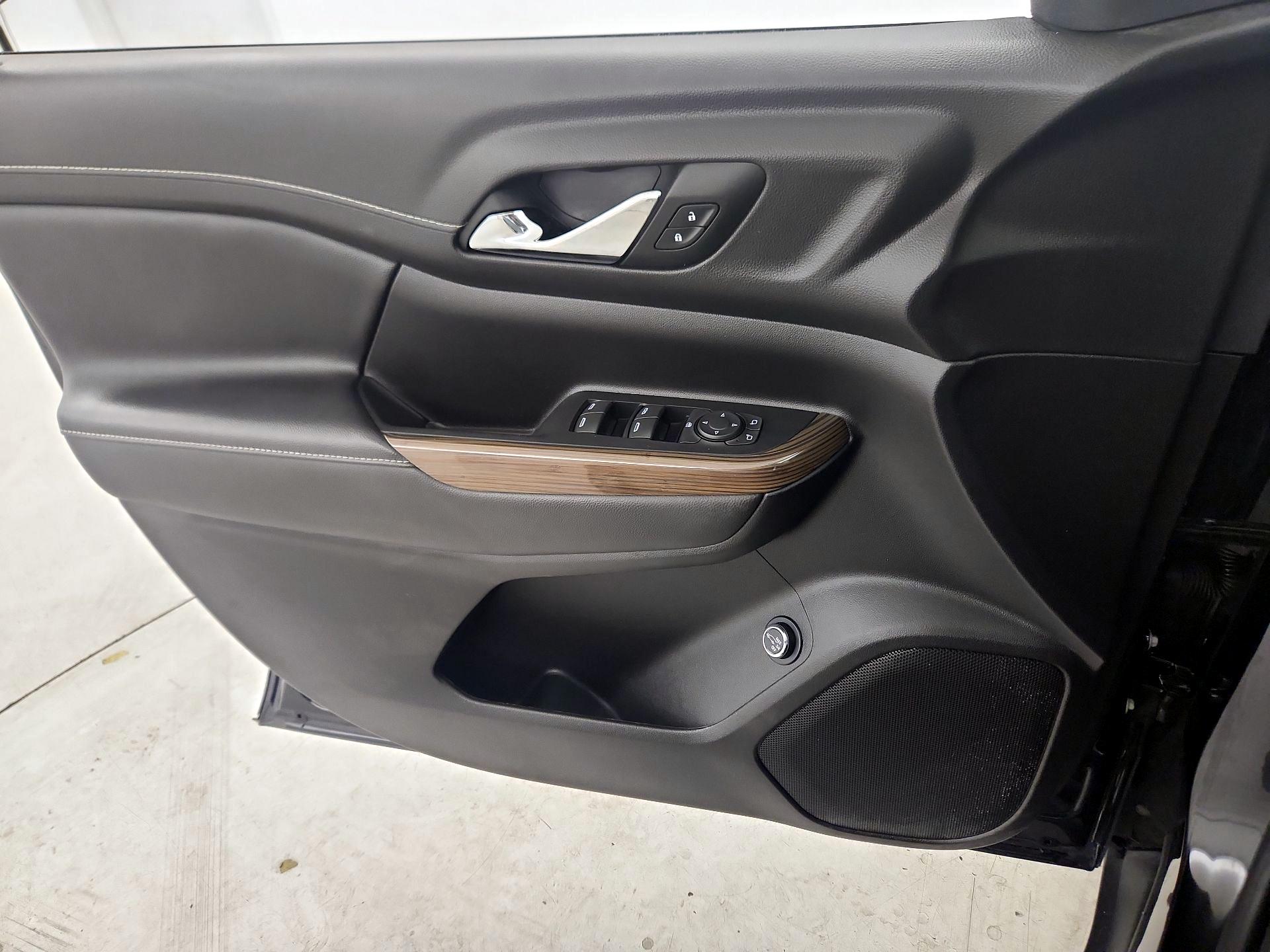 Thumbnail: 2023 GMC Acadia - 12