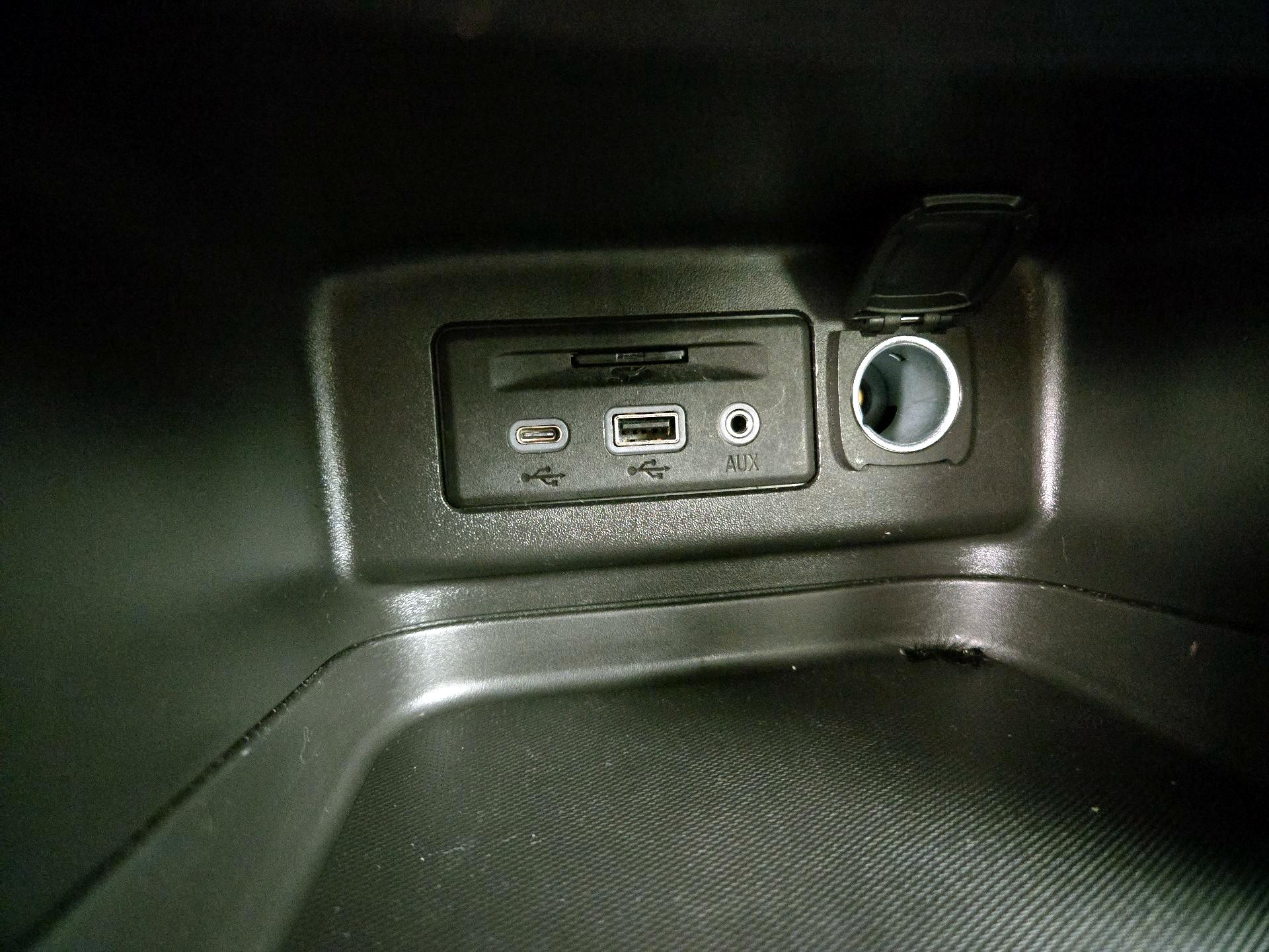 Thumbnail: 2022 Chevrolet Equinox - 19