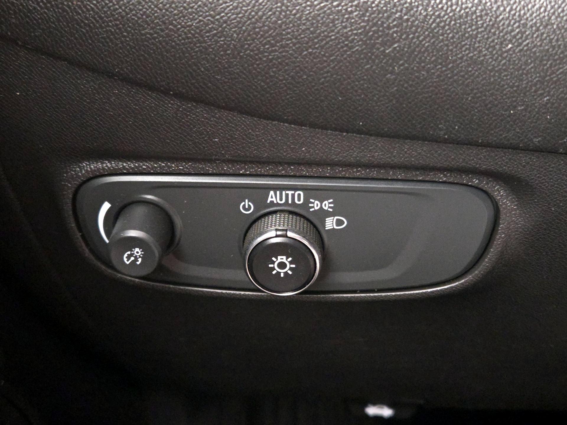 Thumbnail: 2022 Chevrolet Equinox - 13