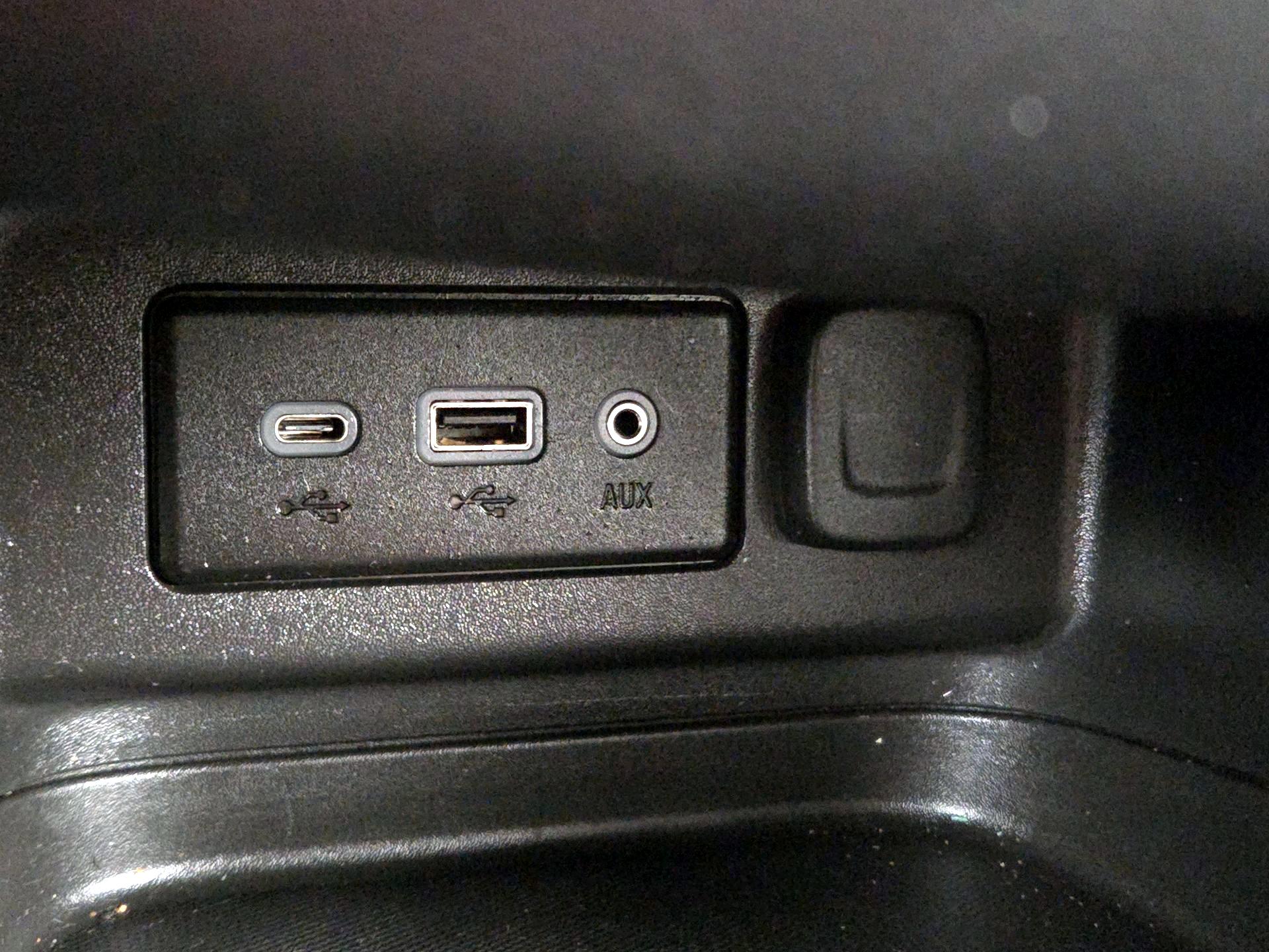 Thumbnail: 2022 Chevrolet Equinox - 18