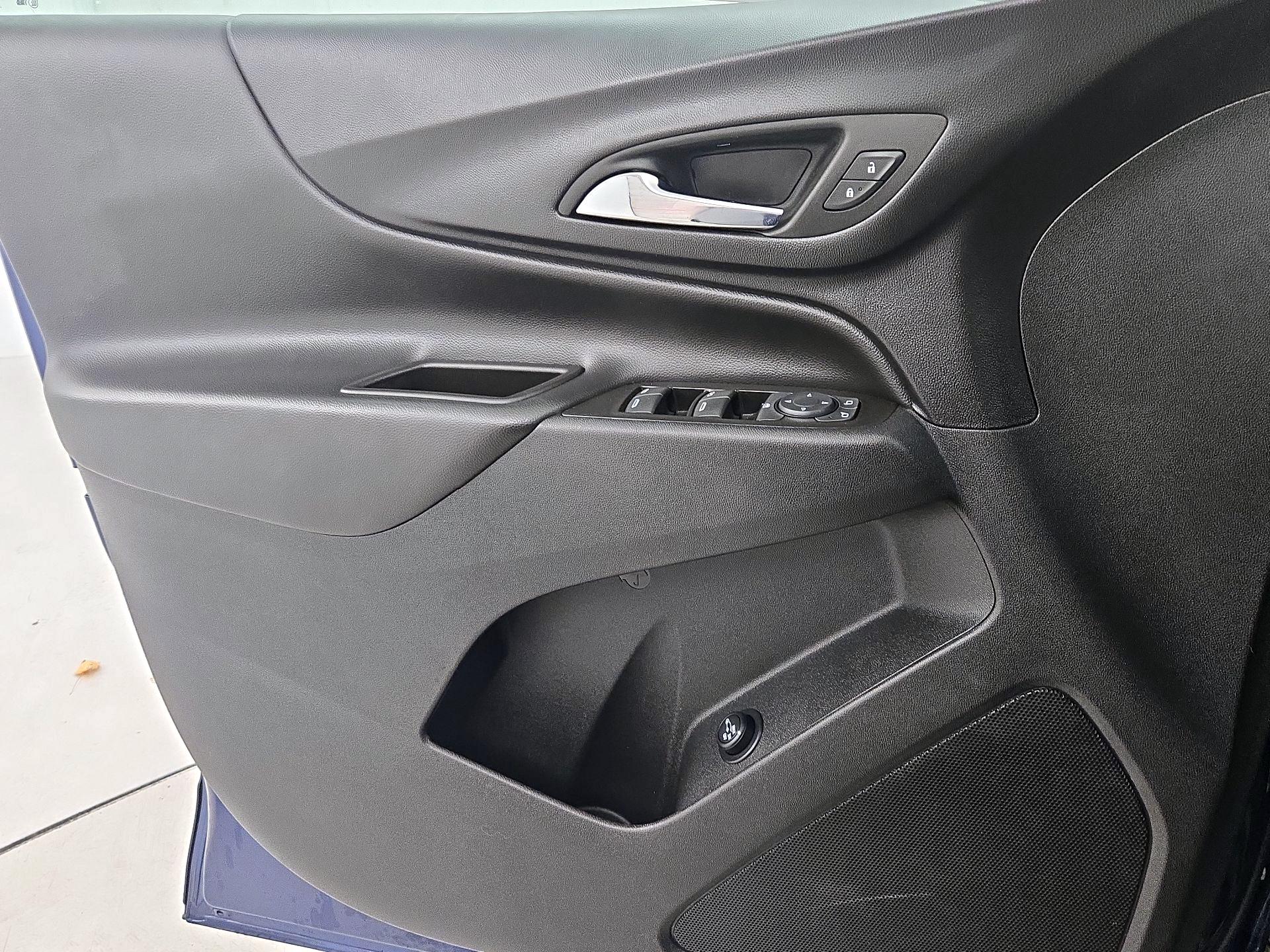 Thumbnail: 2022 Chevrolet Equinox - 12