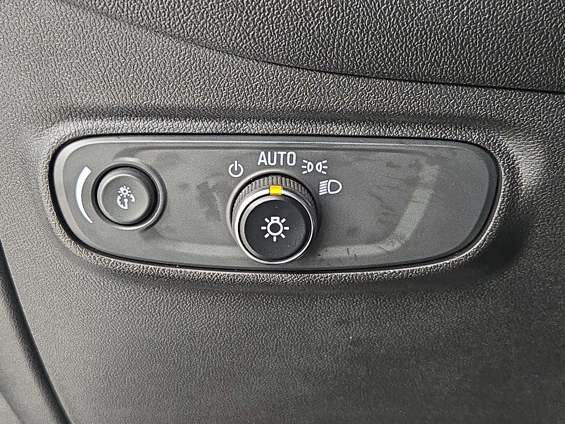 Thumbnail: 2022 Chevrolet Equinox - 13