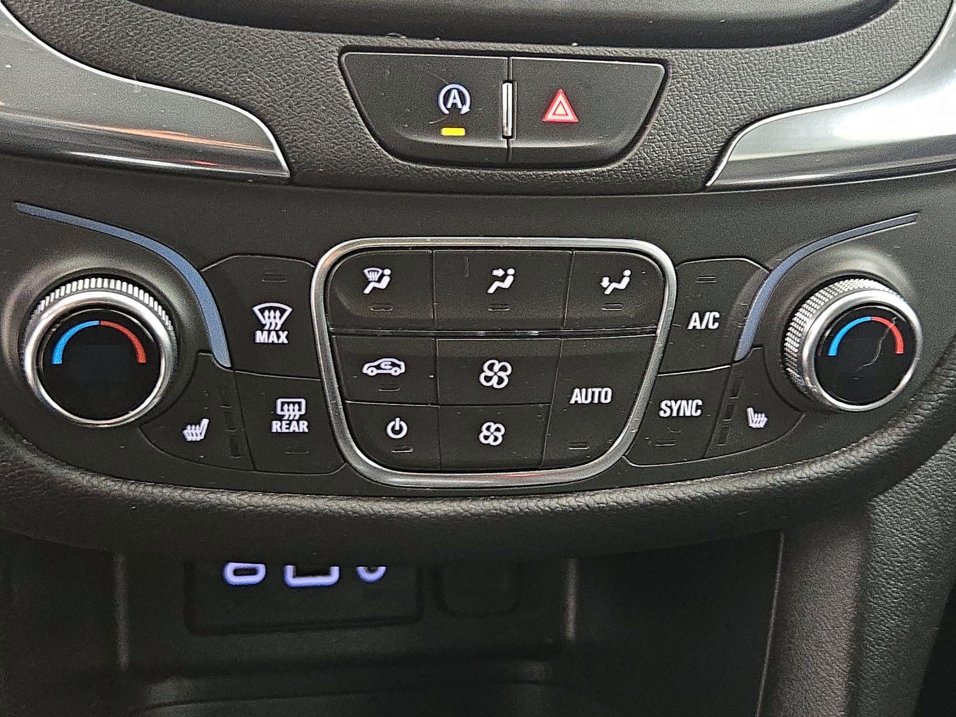 Thumbnail: 2022 Chevrolet Equinox - 16