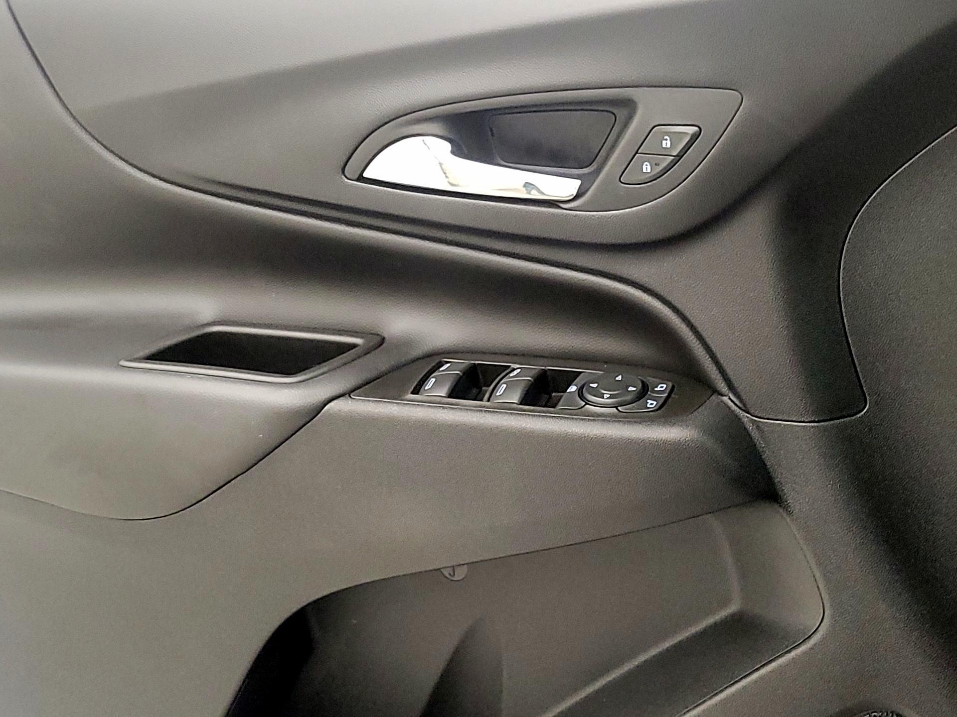 Thumbnail: 2022 Chevrolet Equinox - 12