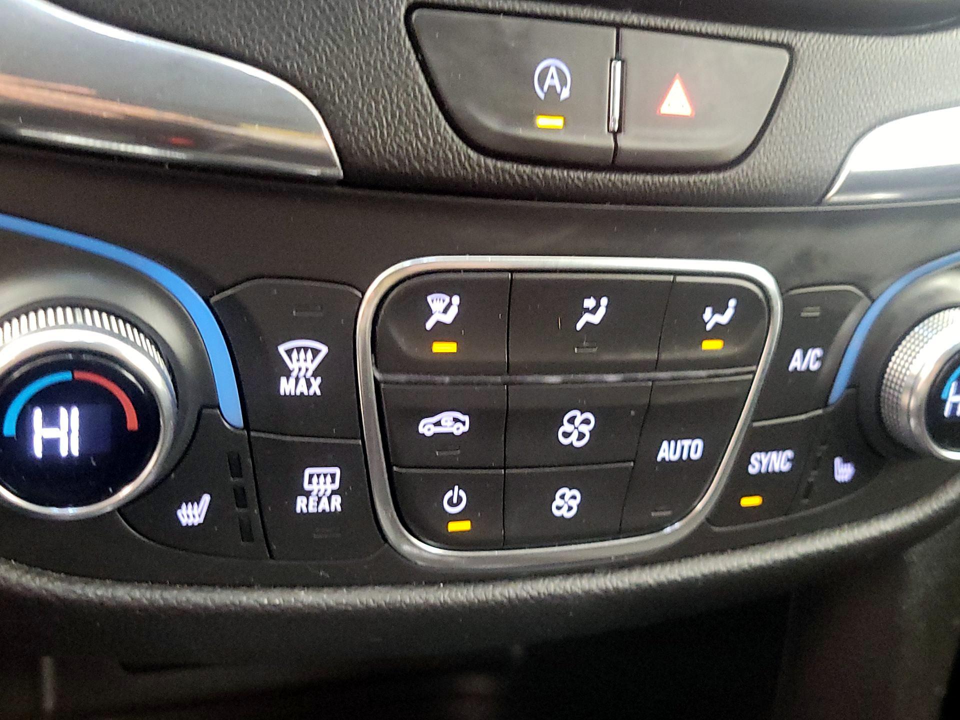 Thumbnail: 2022 Chevrolet Equinox - 16