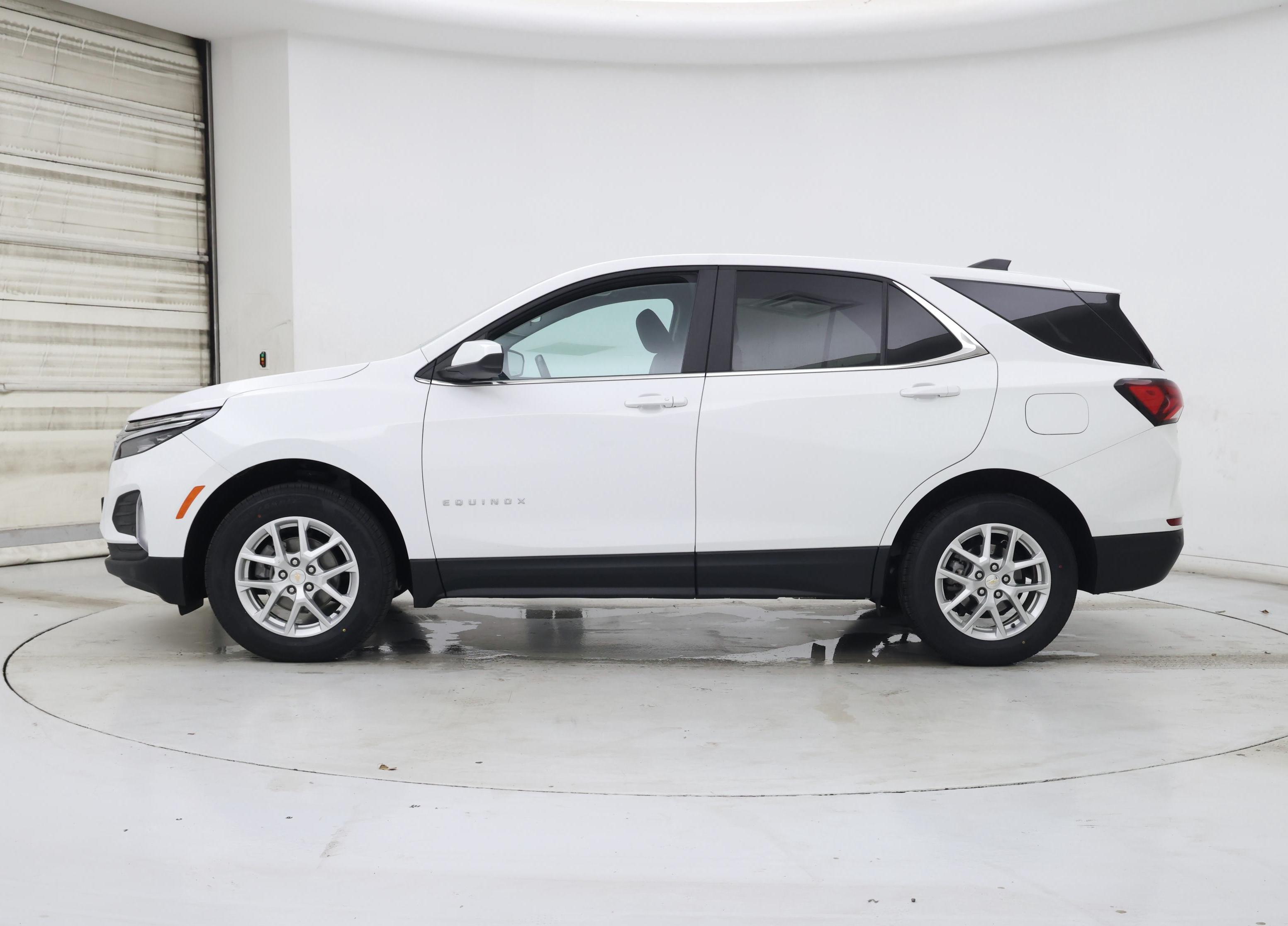 Thumbnail: 2022 Chevrolet Equinox - 3