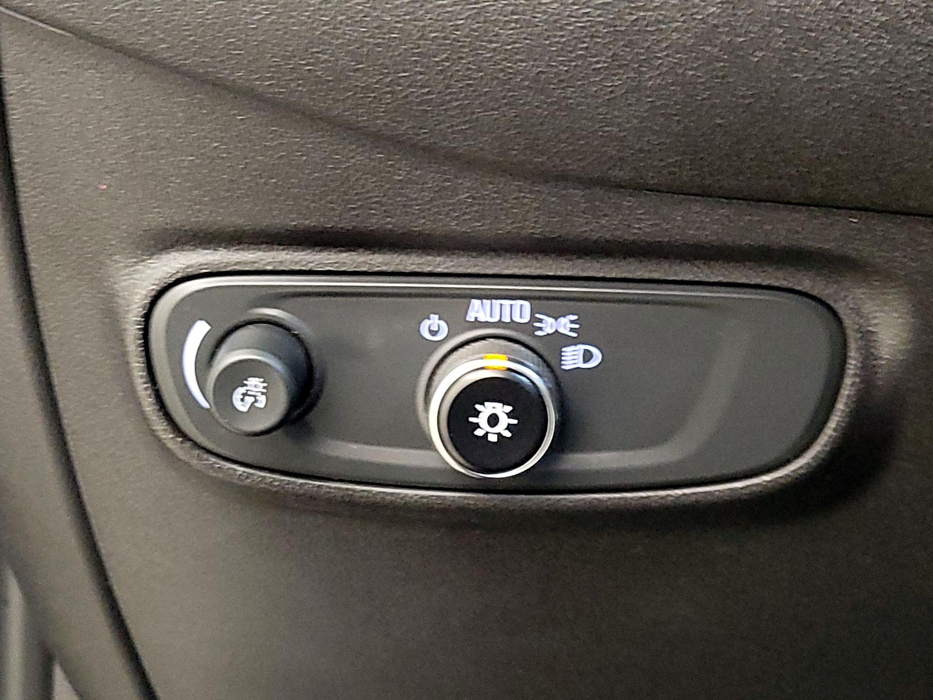 Thumbnail: 2023 Chevrolet Equinox - 11