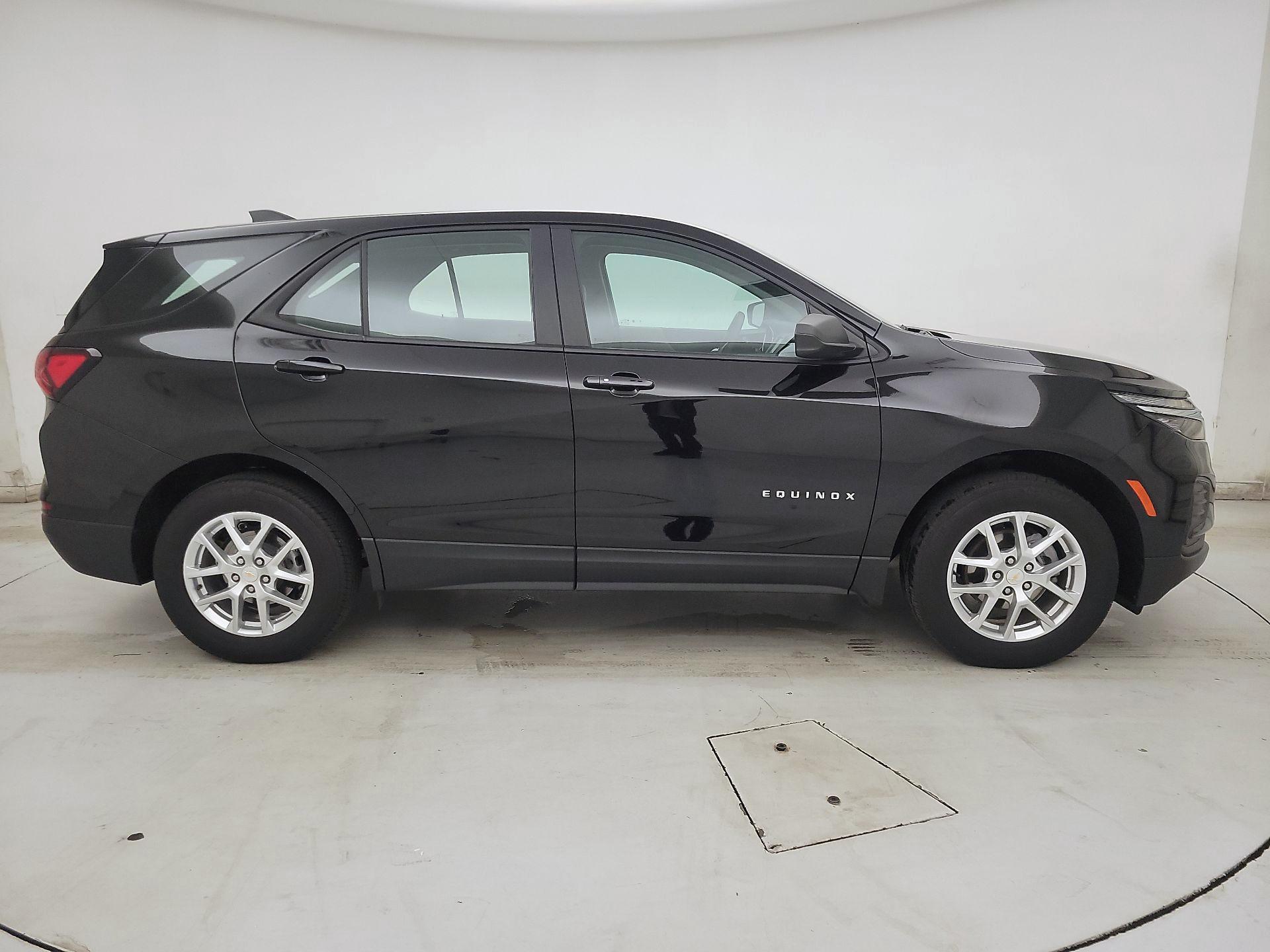 Thumbnail: 2023 Chevrolet Equinox - 4