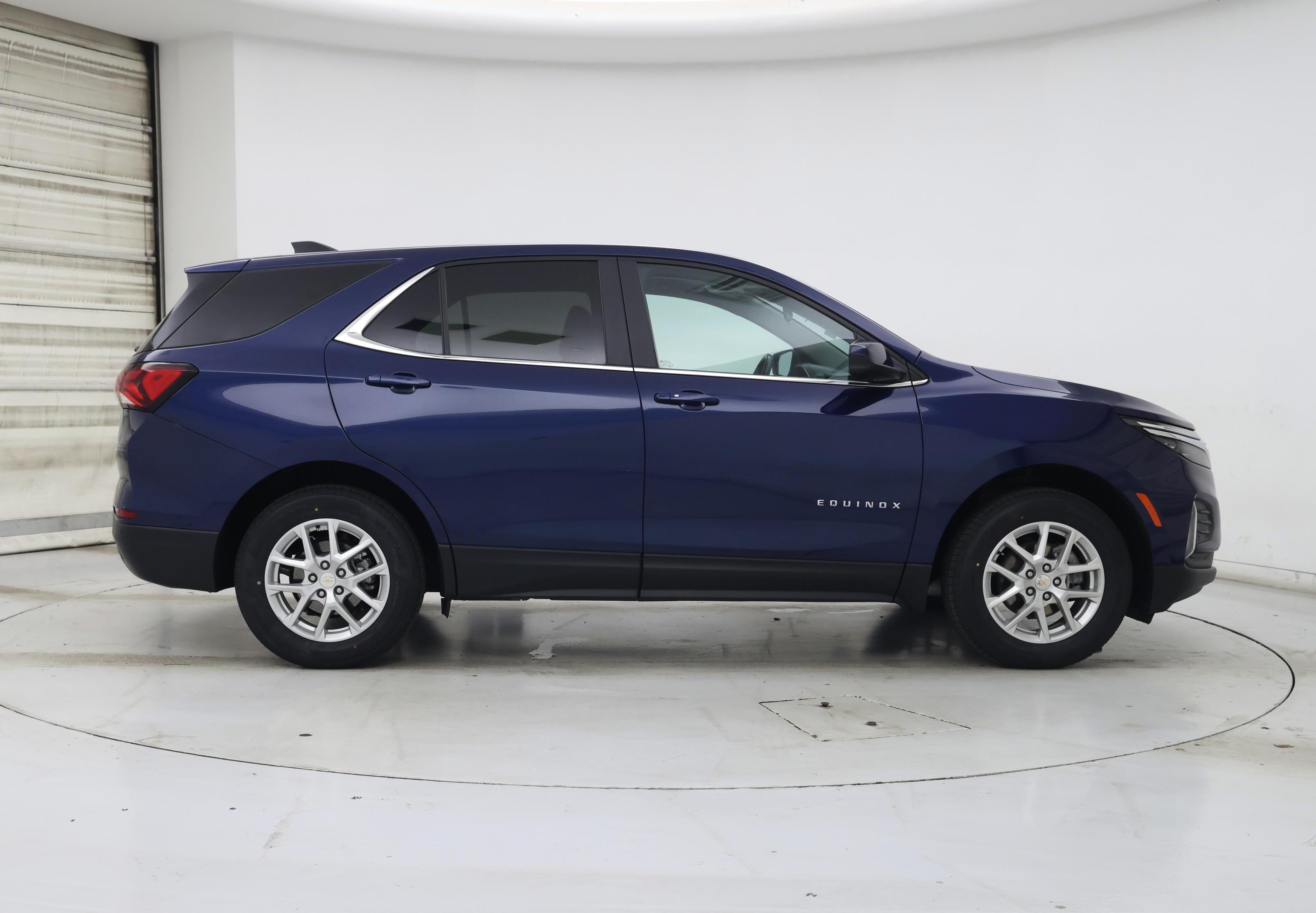 Thumbnail: 2022 Chevrolet Equinox - 7