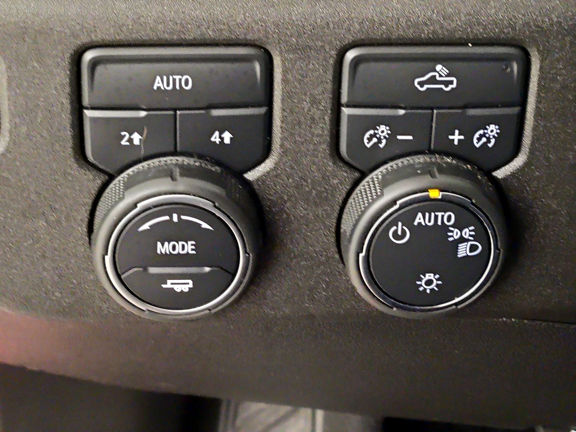 Thumbnail: 2022 Chevrolet Silverado 1500 - 13