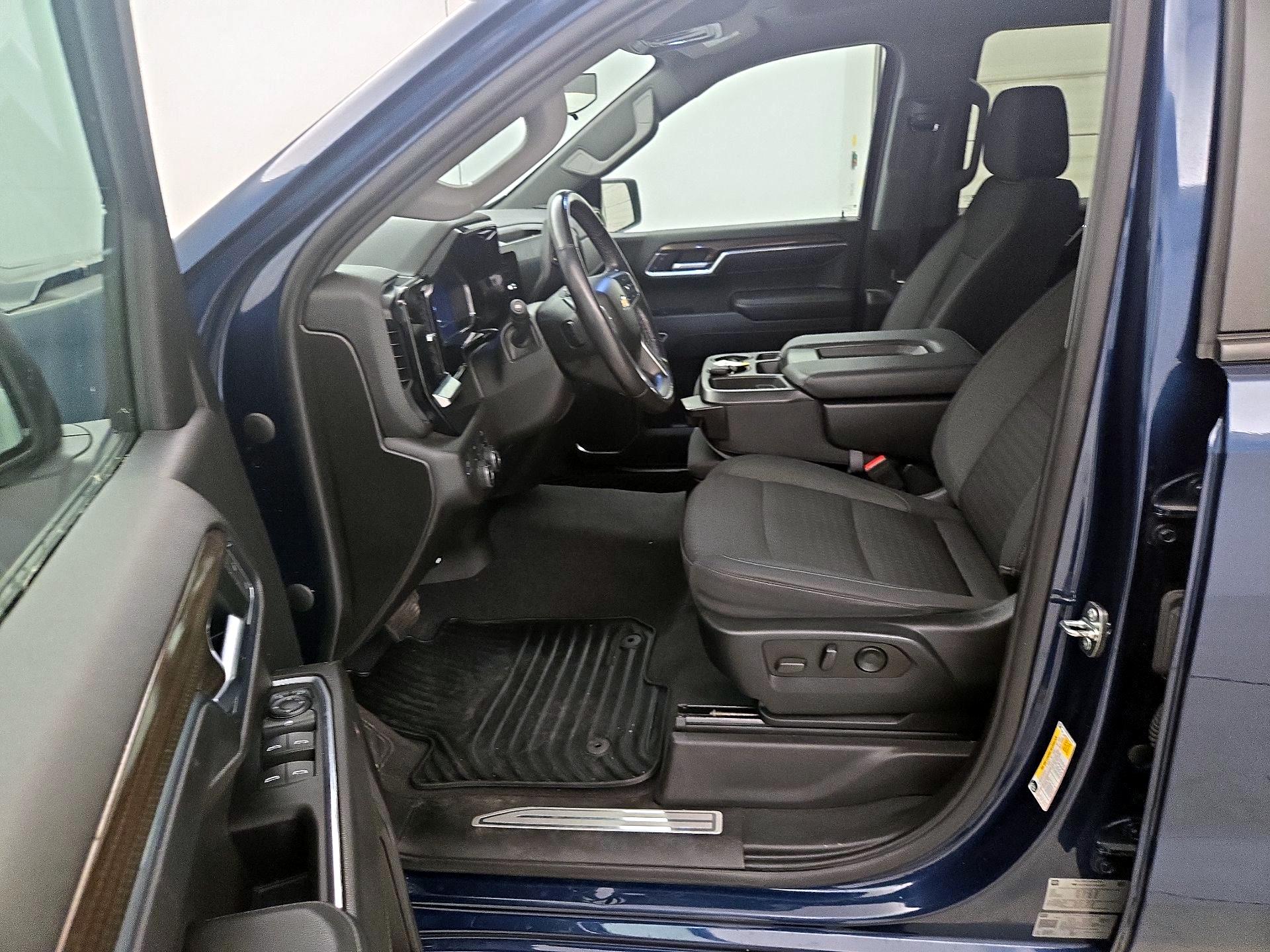 Thumbnail: 2022 Chevrolet Silverado 1500 - 11