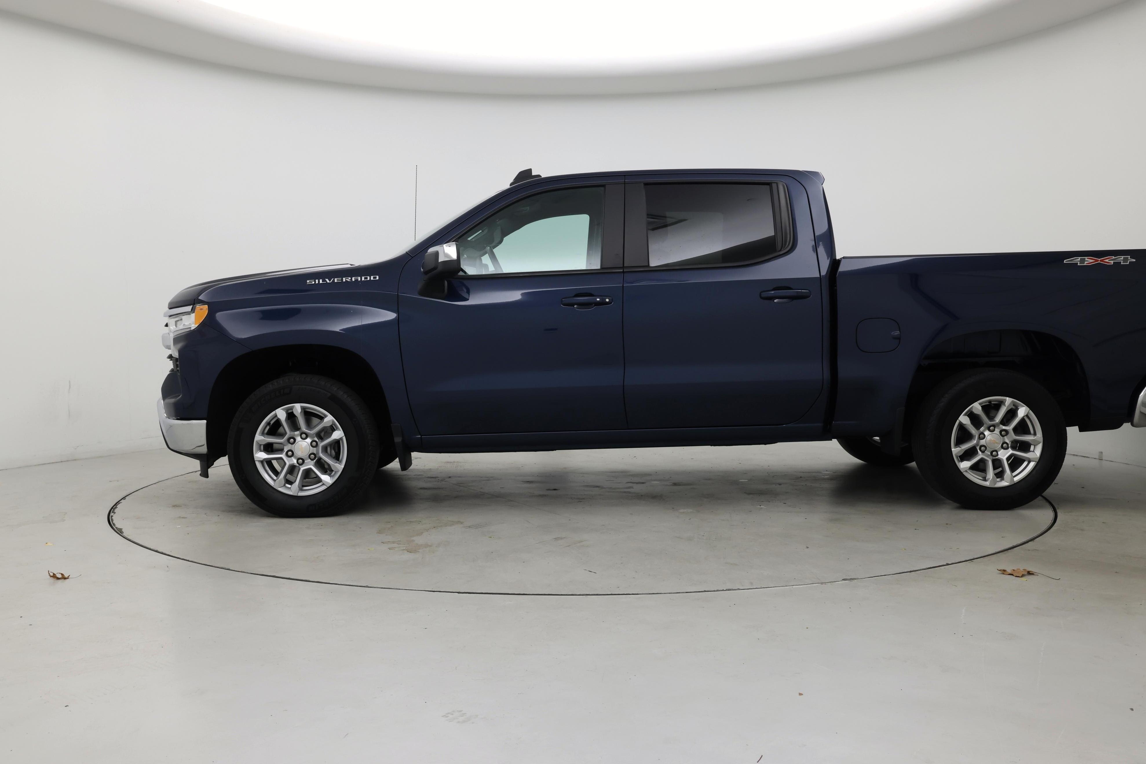 Thumbnail: 2022 Chevrolet Silverado 1500 - 3