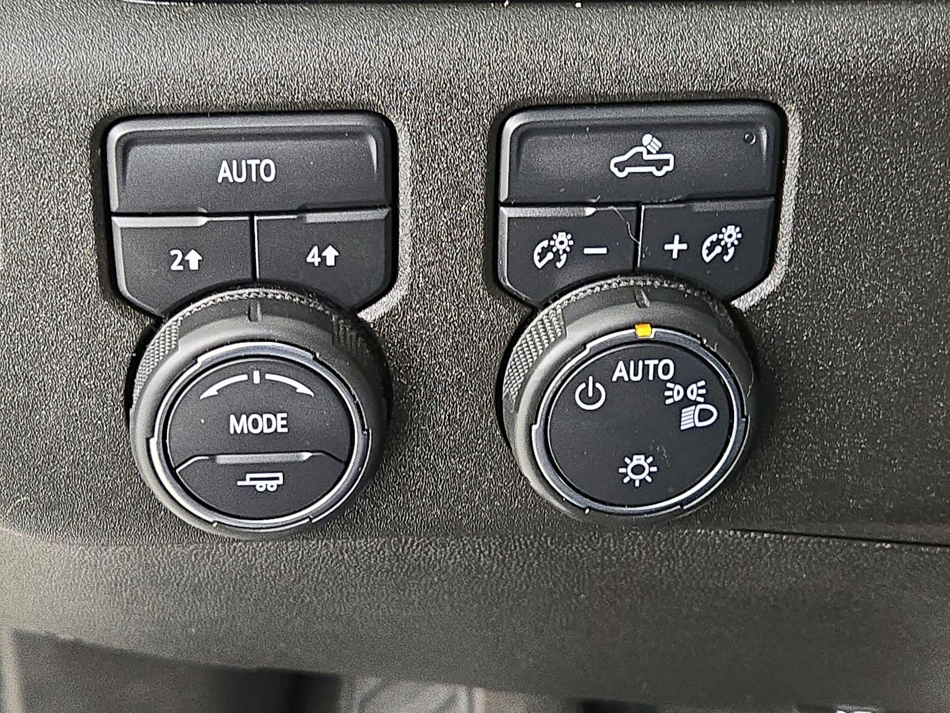 Thumbnail: 2022 Chevrolet Silverado 1500 - 13