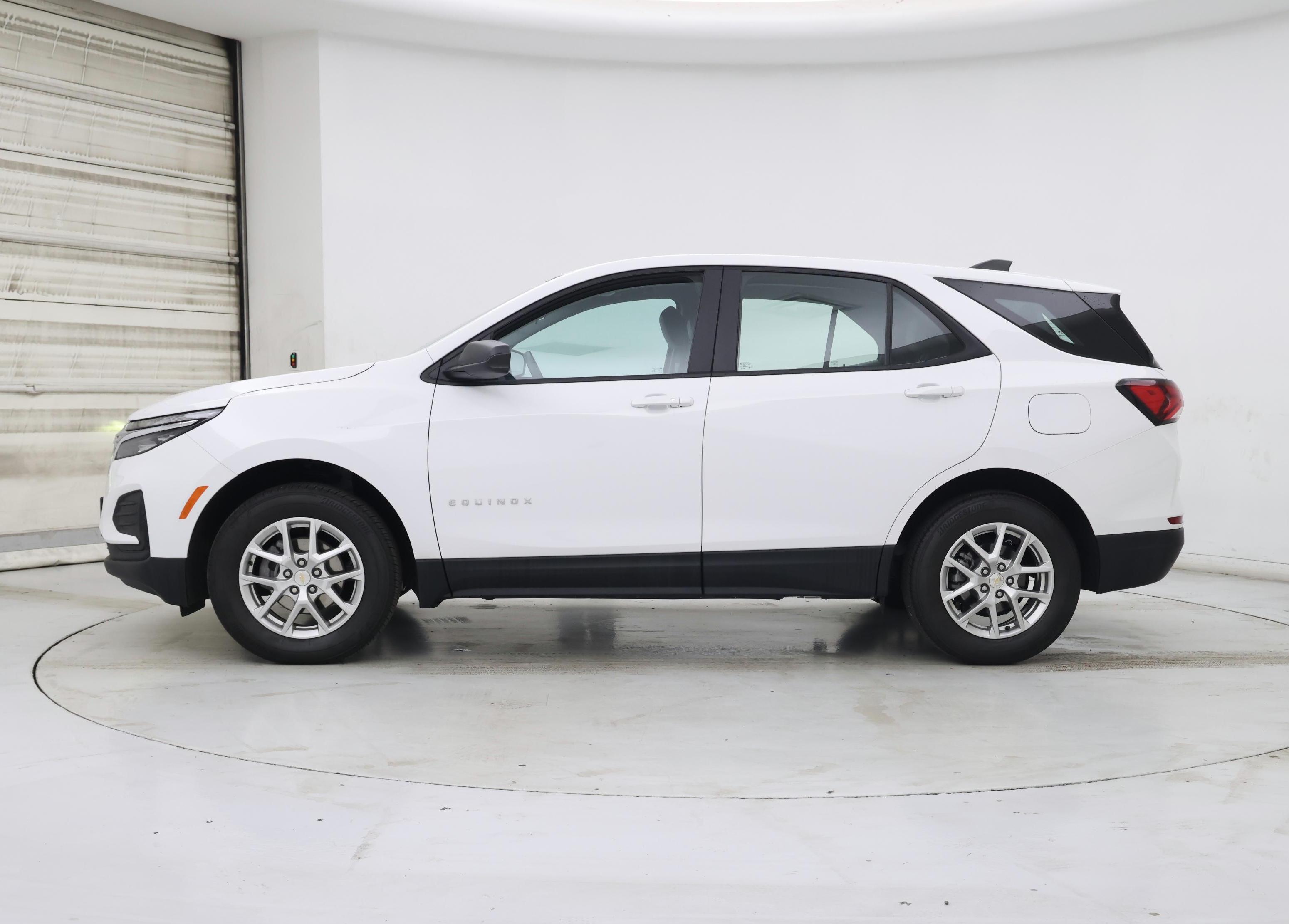 Thumbnail: 2023 Chevrolet Equinox - 3