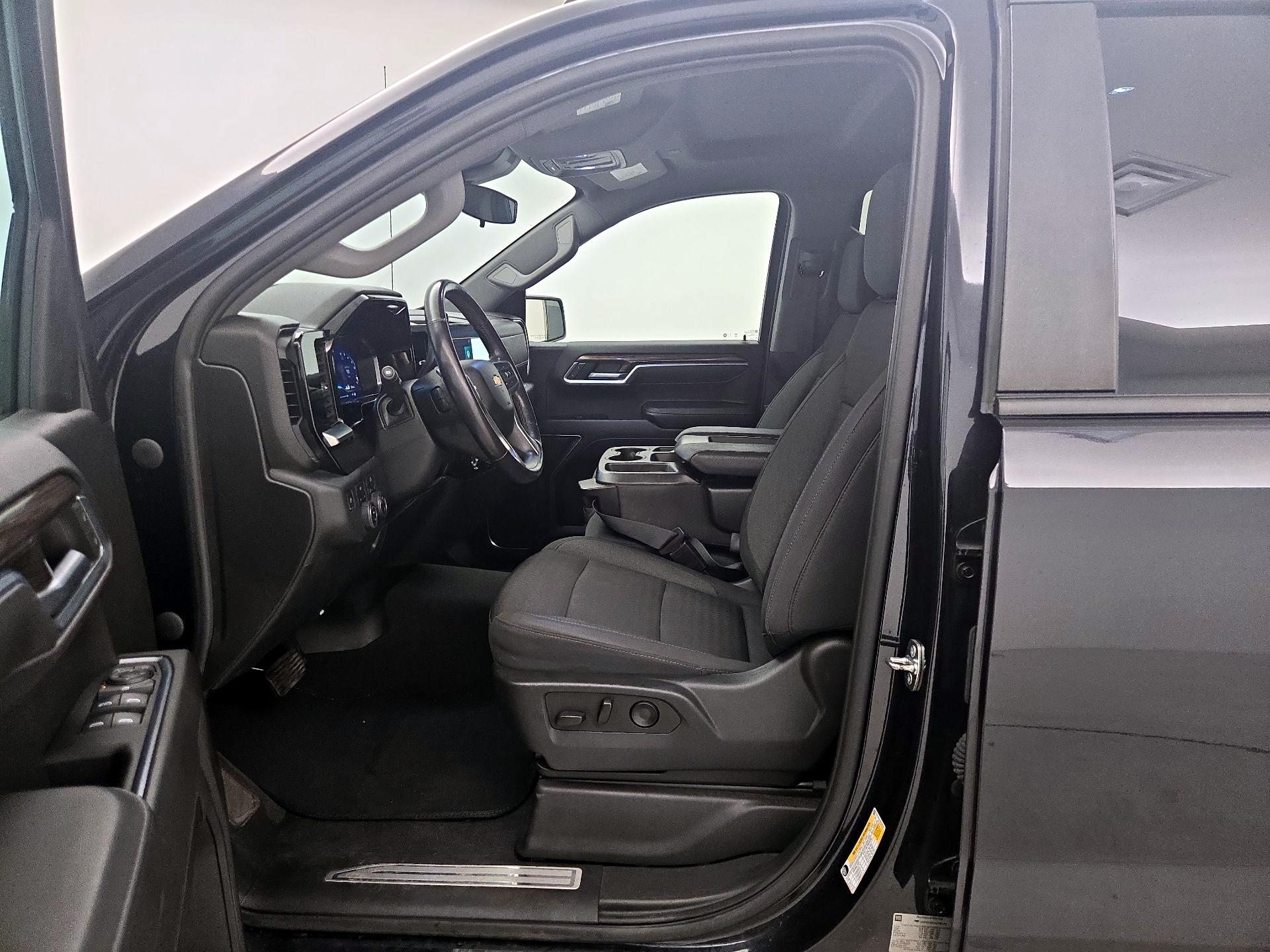 Thumbnail: 2022 Chevrolet Silverado 1500 - 11