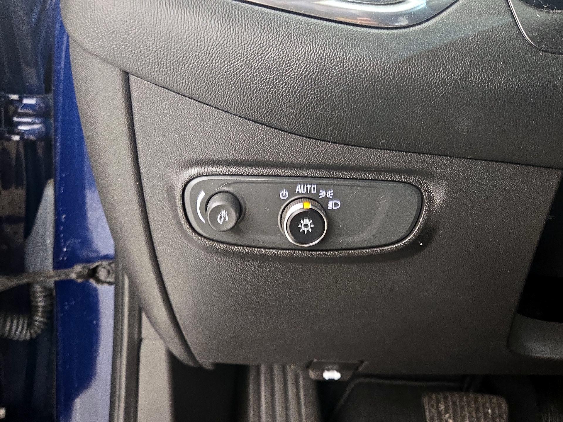 Thumbnail: 2022 Chevrolet Equinox - 13