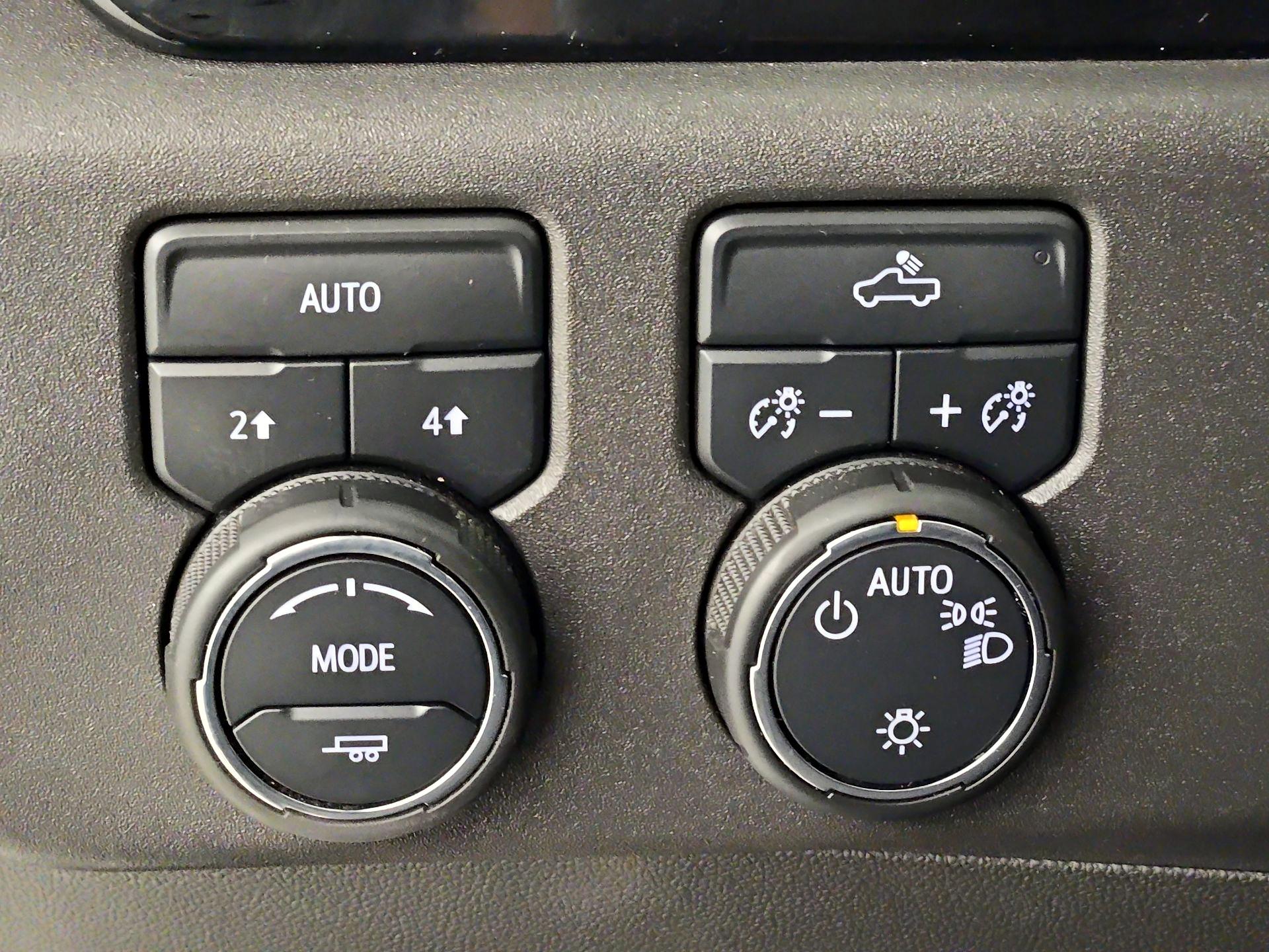 Thumbnail: 2023 Chevrolet Silverado 1500 - 13