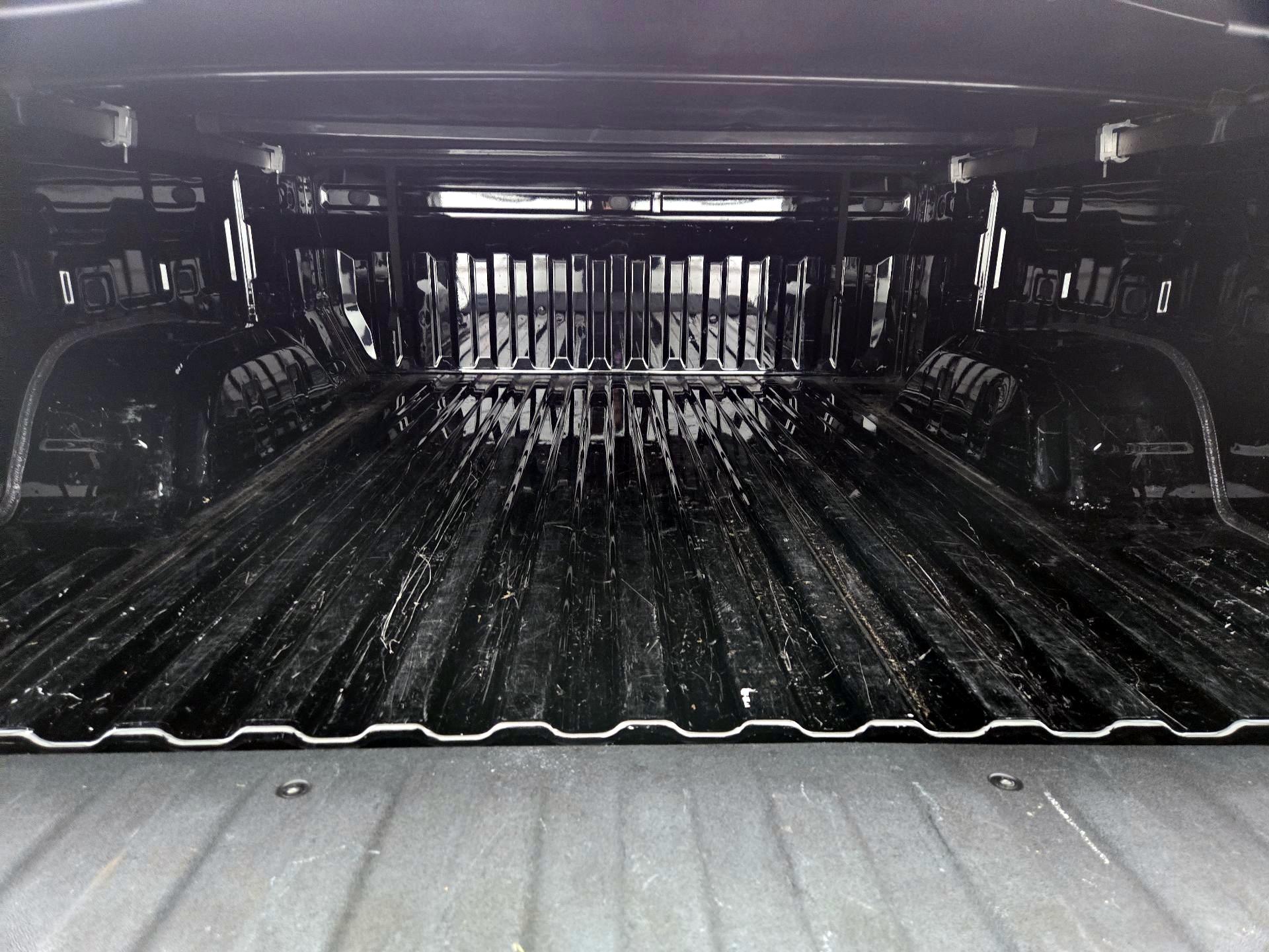 Thumbnail: 2023 Chevrolet Silverado 1500 - 20