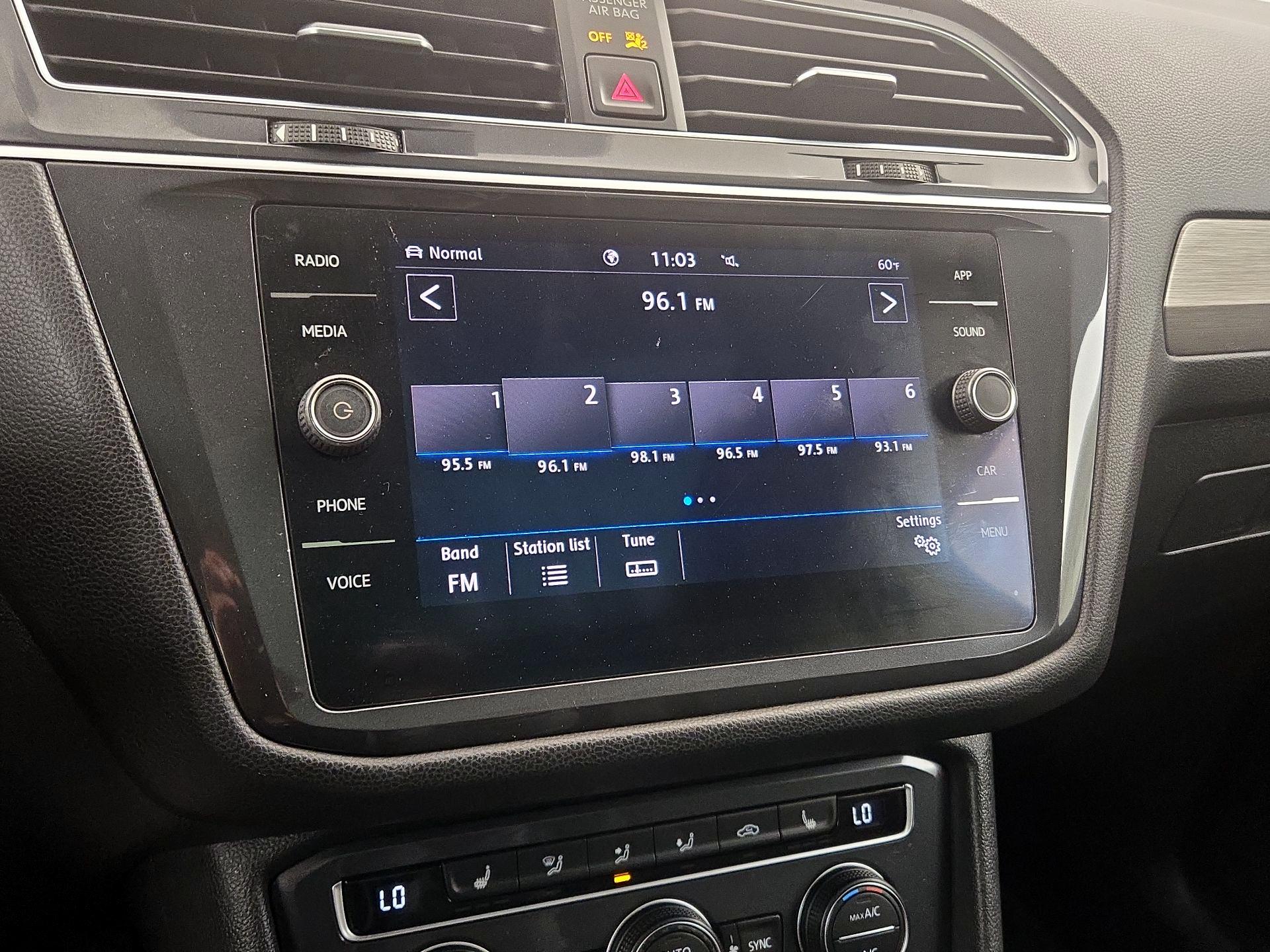 Thumbnail: 2020 Volkswagen Tiguan - 15