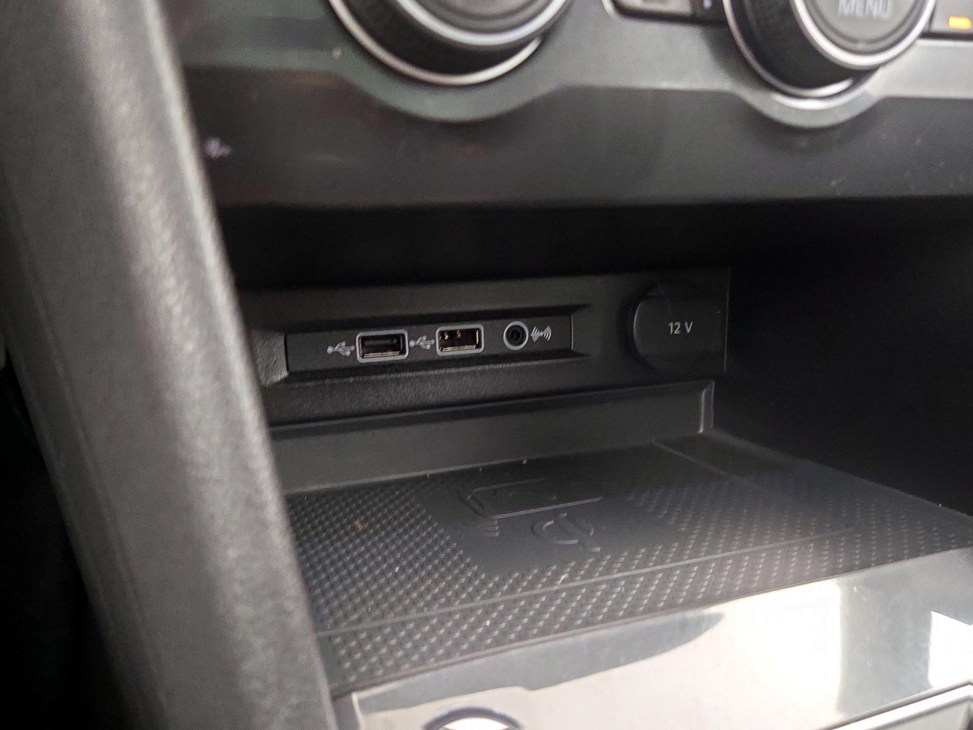 Thumbnail: 2020 Volkswagen Tiguan - 18