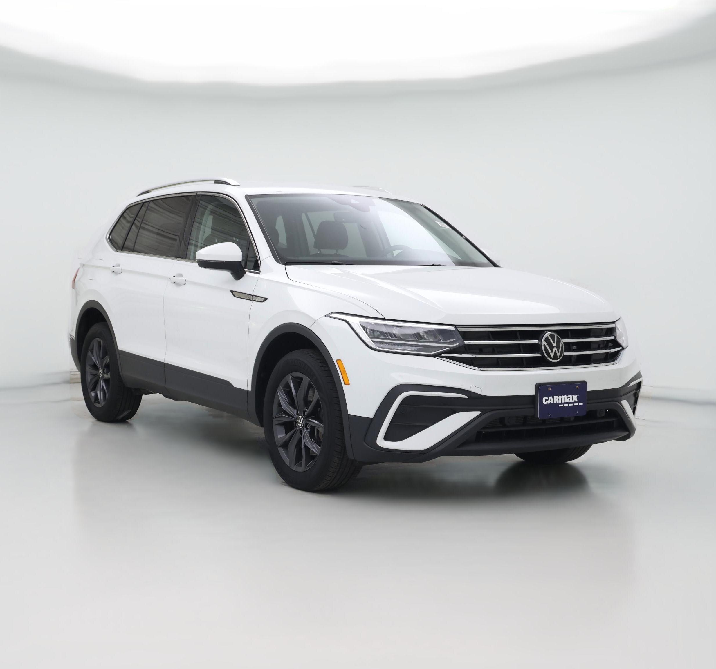 Thumbnail: 2022 Volkswagen Tiguan - 1