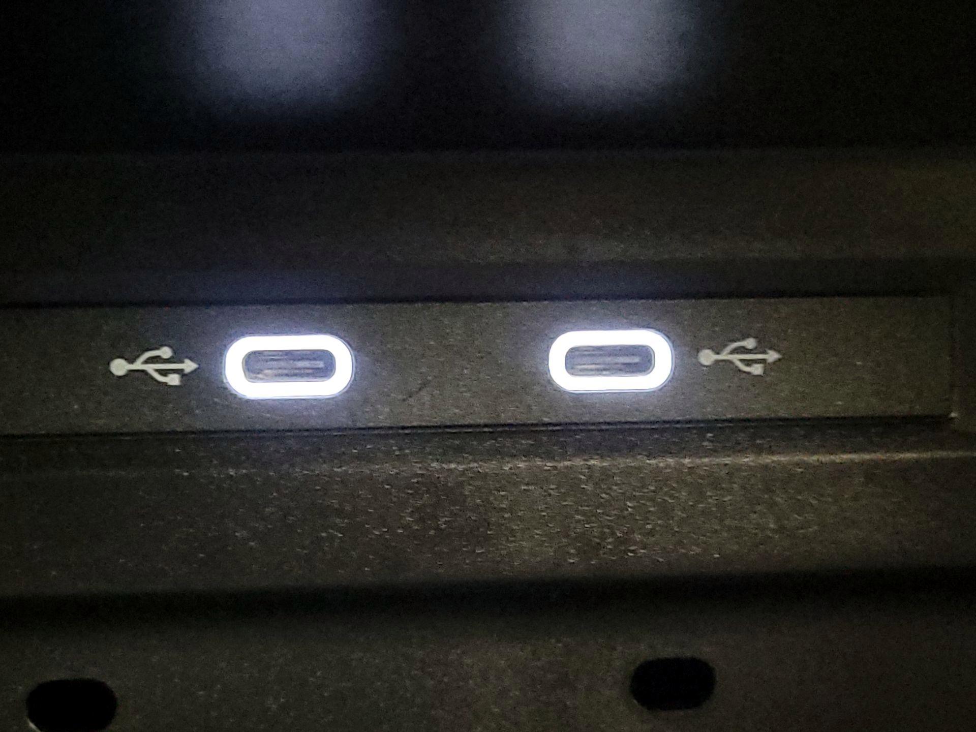 Thumbnail: 2022 Volkswagen Tiguan - 18