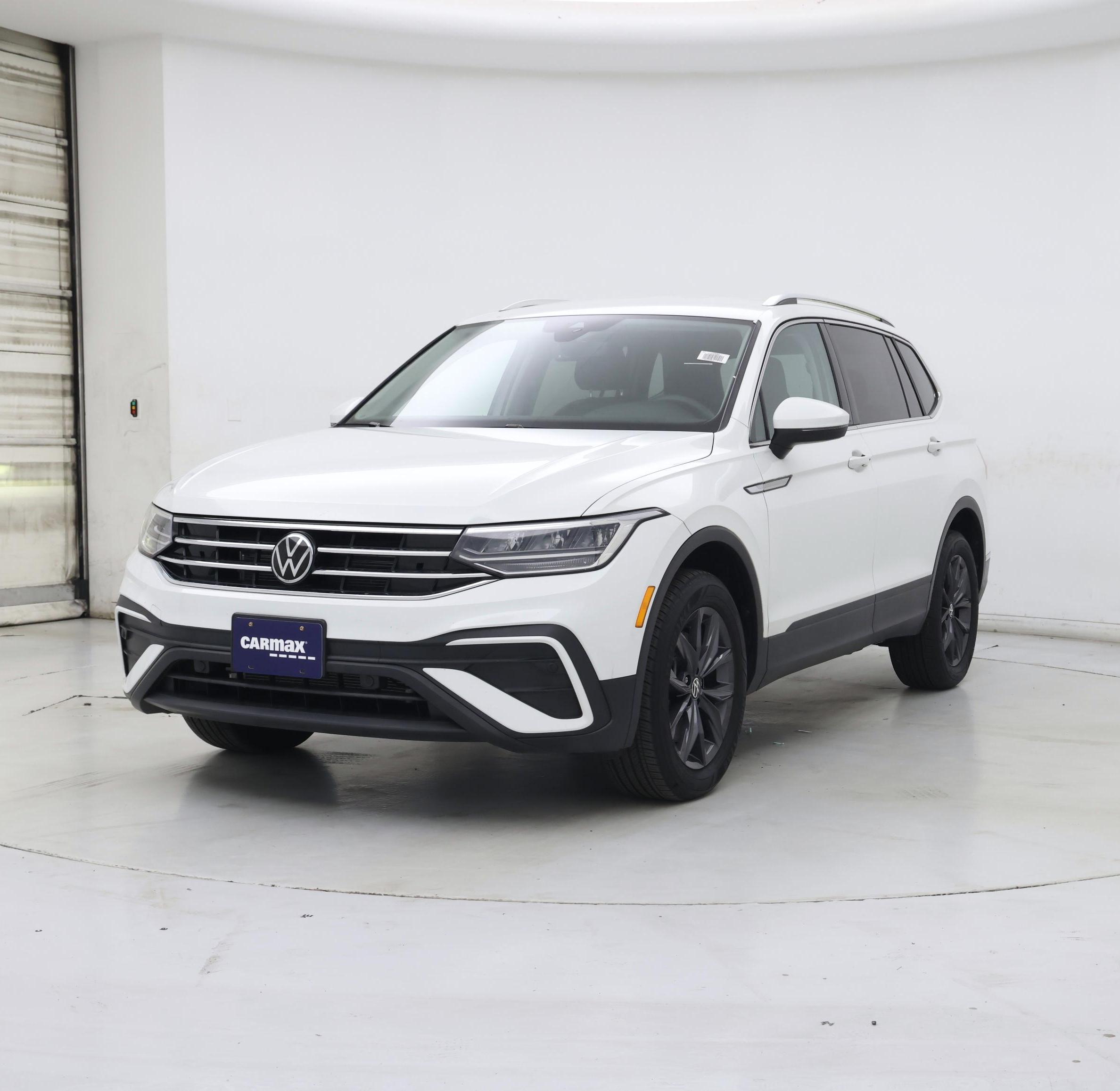 Thumbnail: 2022 Volkswagen Tiguan - 4