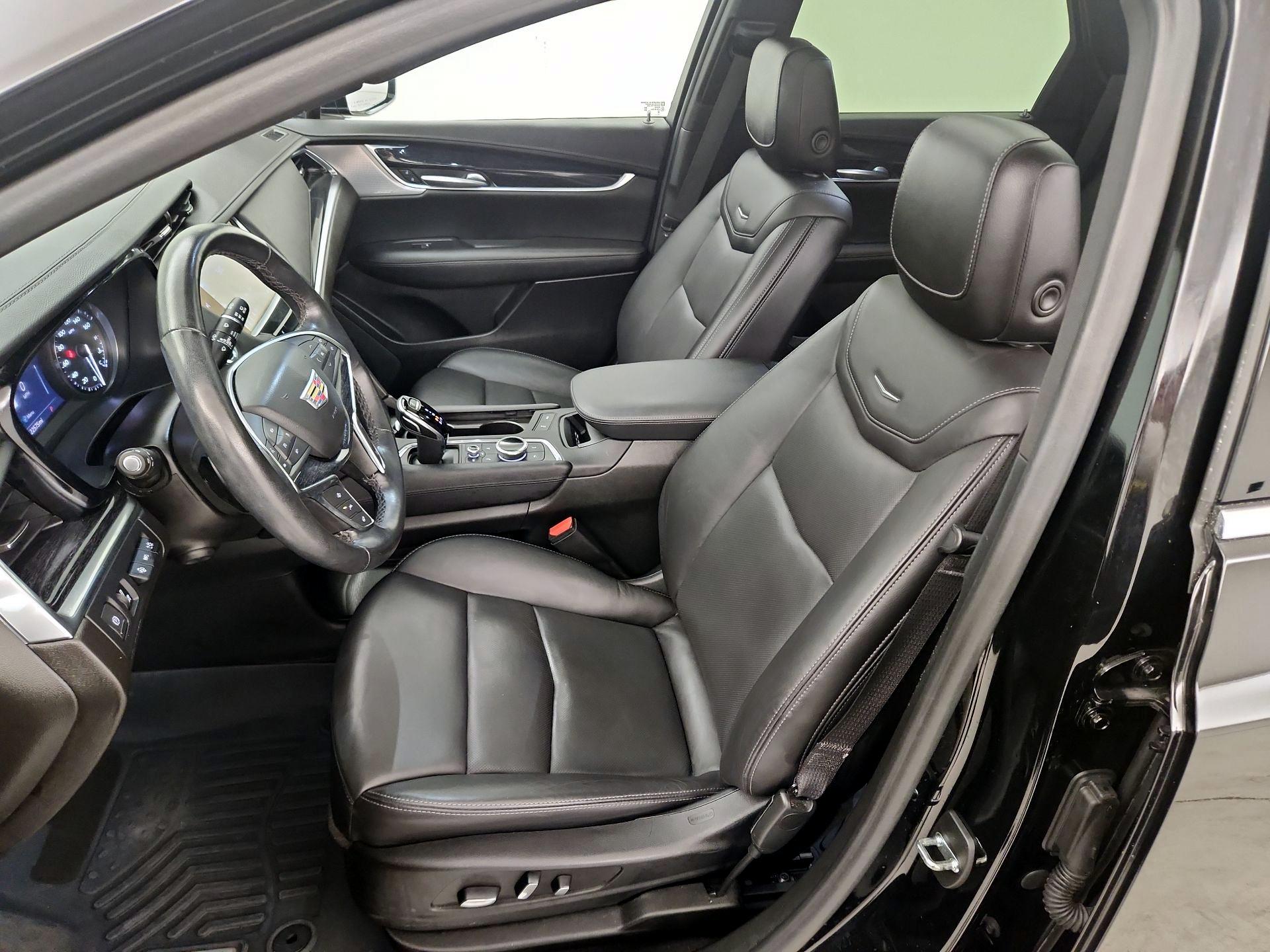 Thumbnail: 2023 Cadillac XT5 - 11