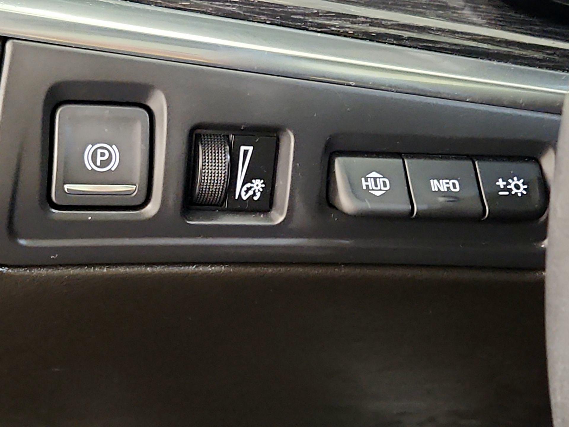 Thumbnail: 2023 Cadillac XT5 - 13