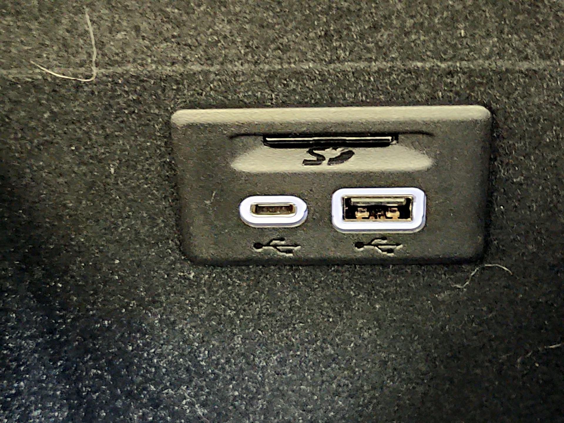 Thumbnail: 2023 Cadillac XT5 - 19