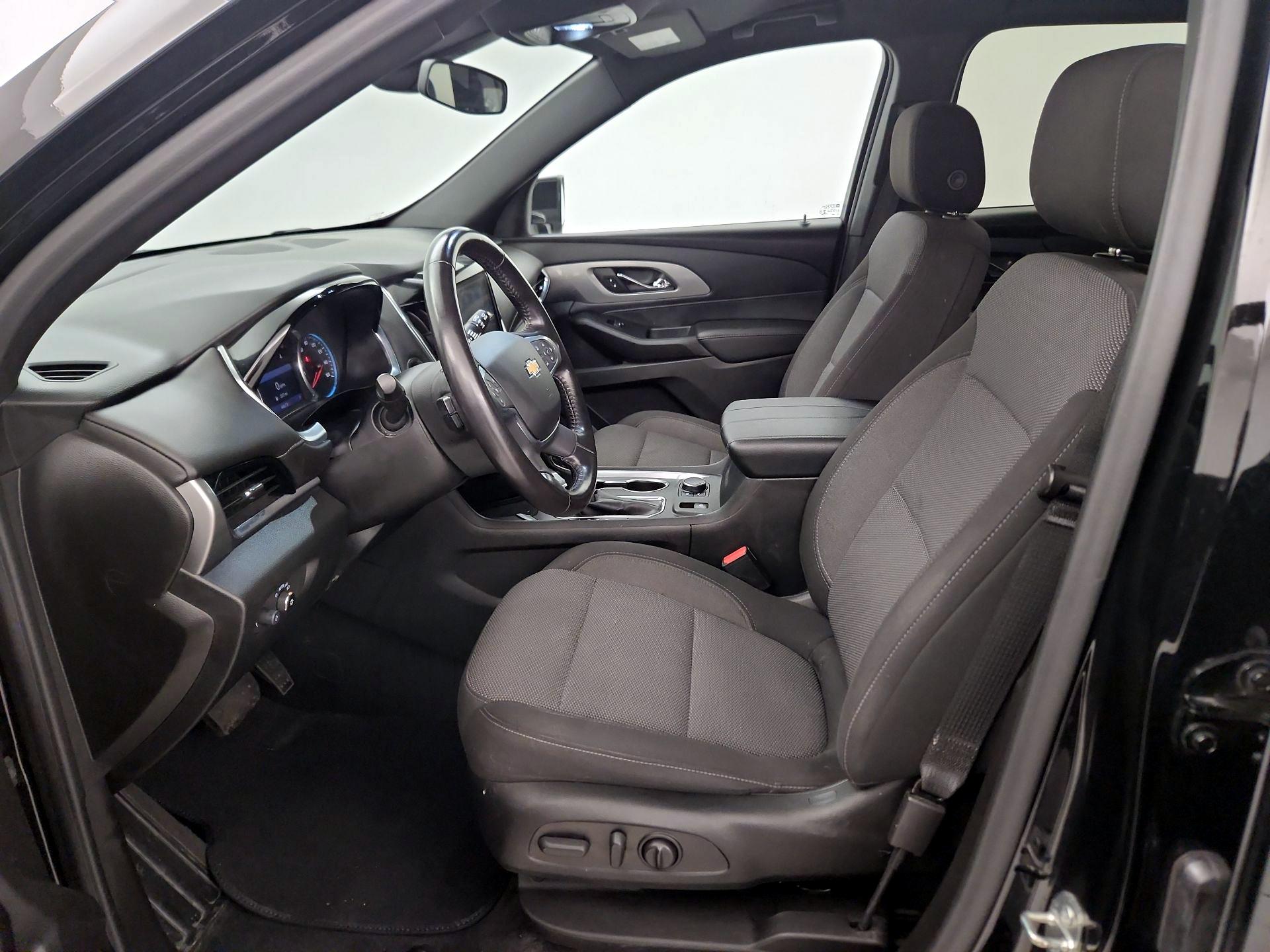 Thumbnail: 2022 Chevrolet Traverse - 11