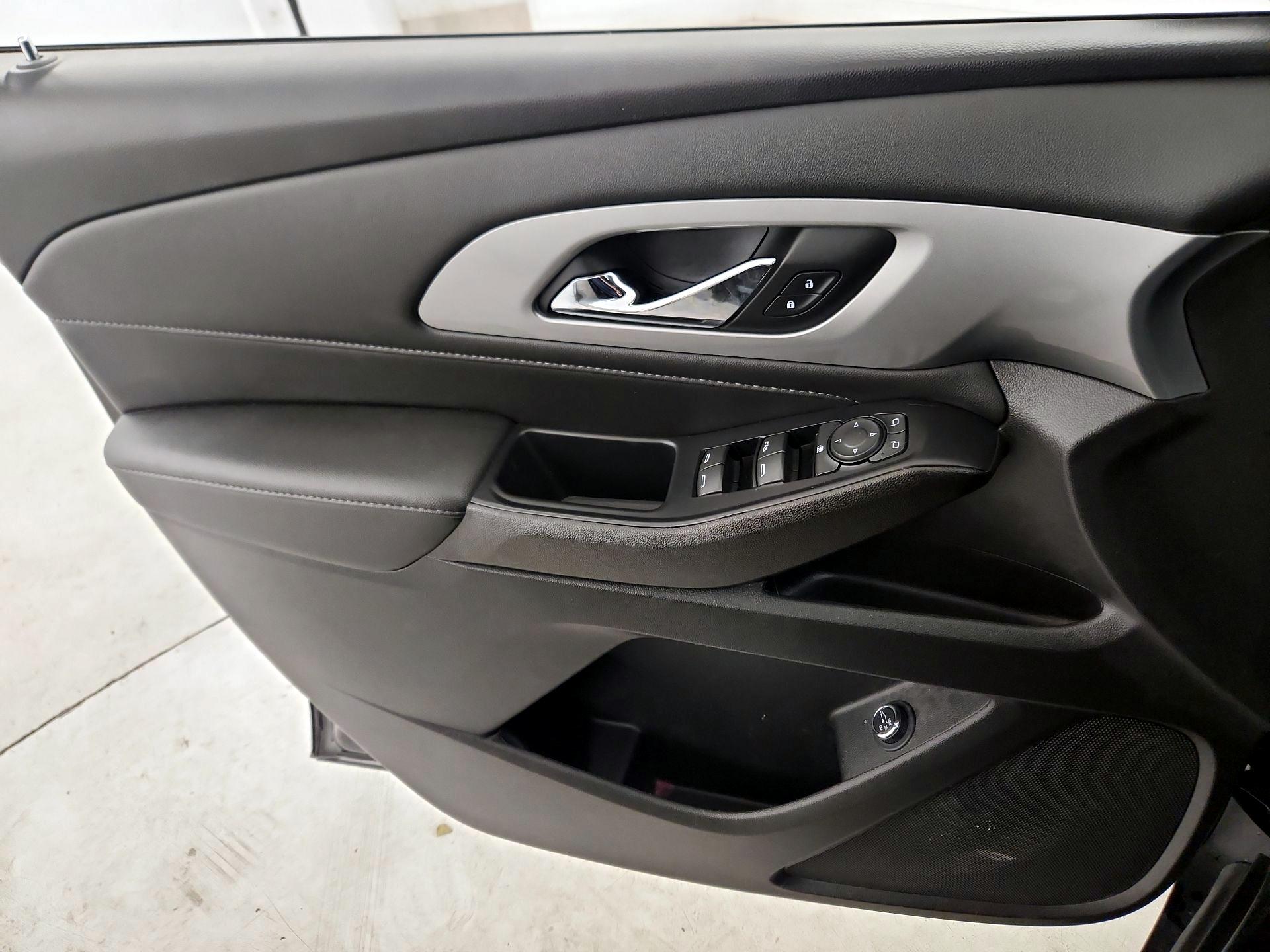 Thumbnail: 2022 Chevrolet Traverse - 12