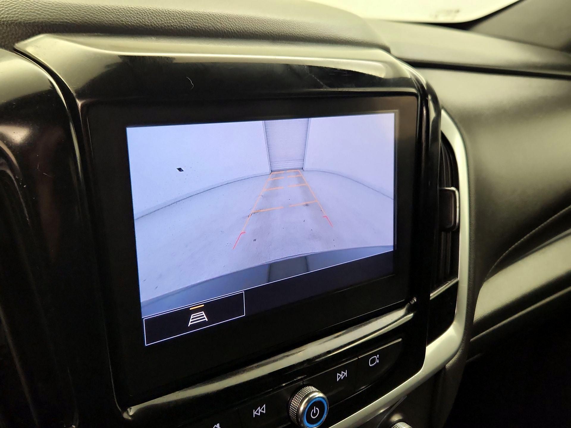 Thumbnail: 2022 Chevrolet Traverse - 14