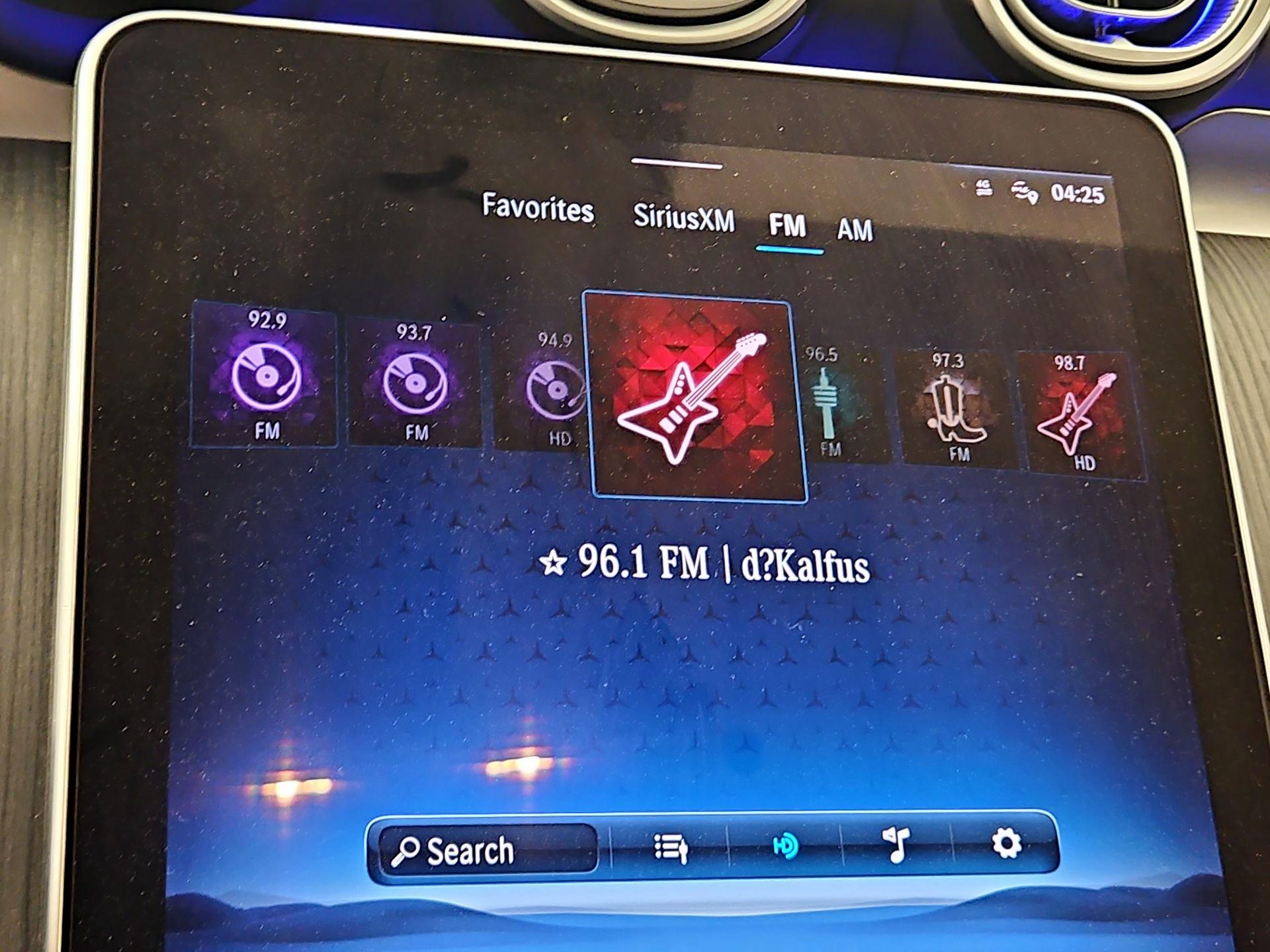 Thumbnail: 2023 Mercedes-Benz C-Class - 15